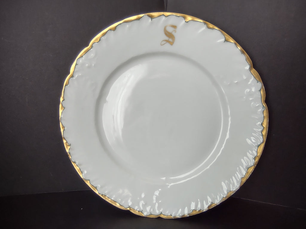 Wm. Guerin Limoges Dinner Plate Gold Trim French Chick Monogramm S (lot 985)