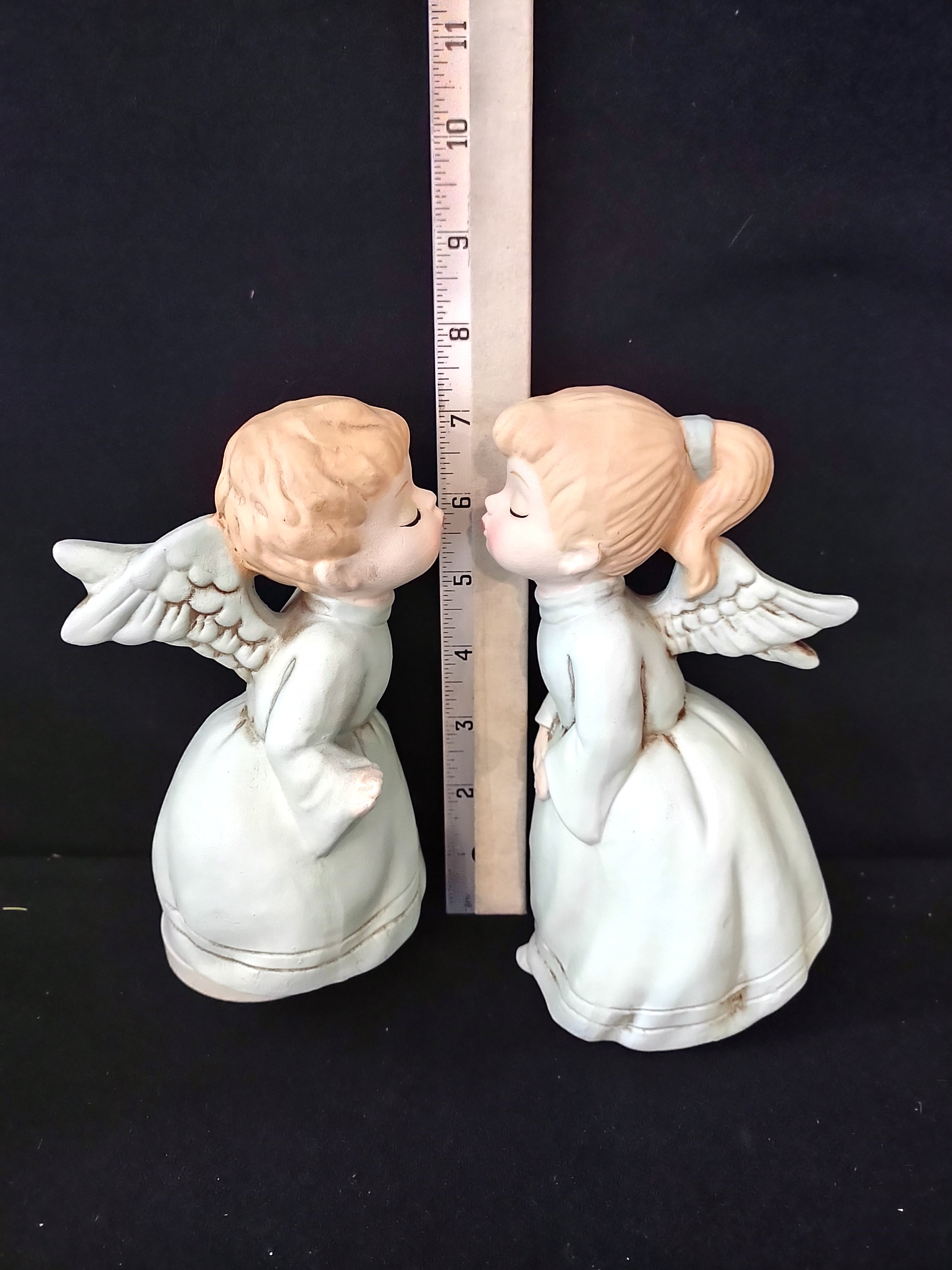 Vintage Ceramic Kissing Angels Japan Musical Where Do I Begin (Lot 3979)
