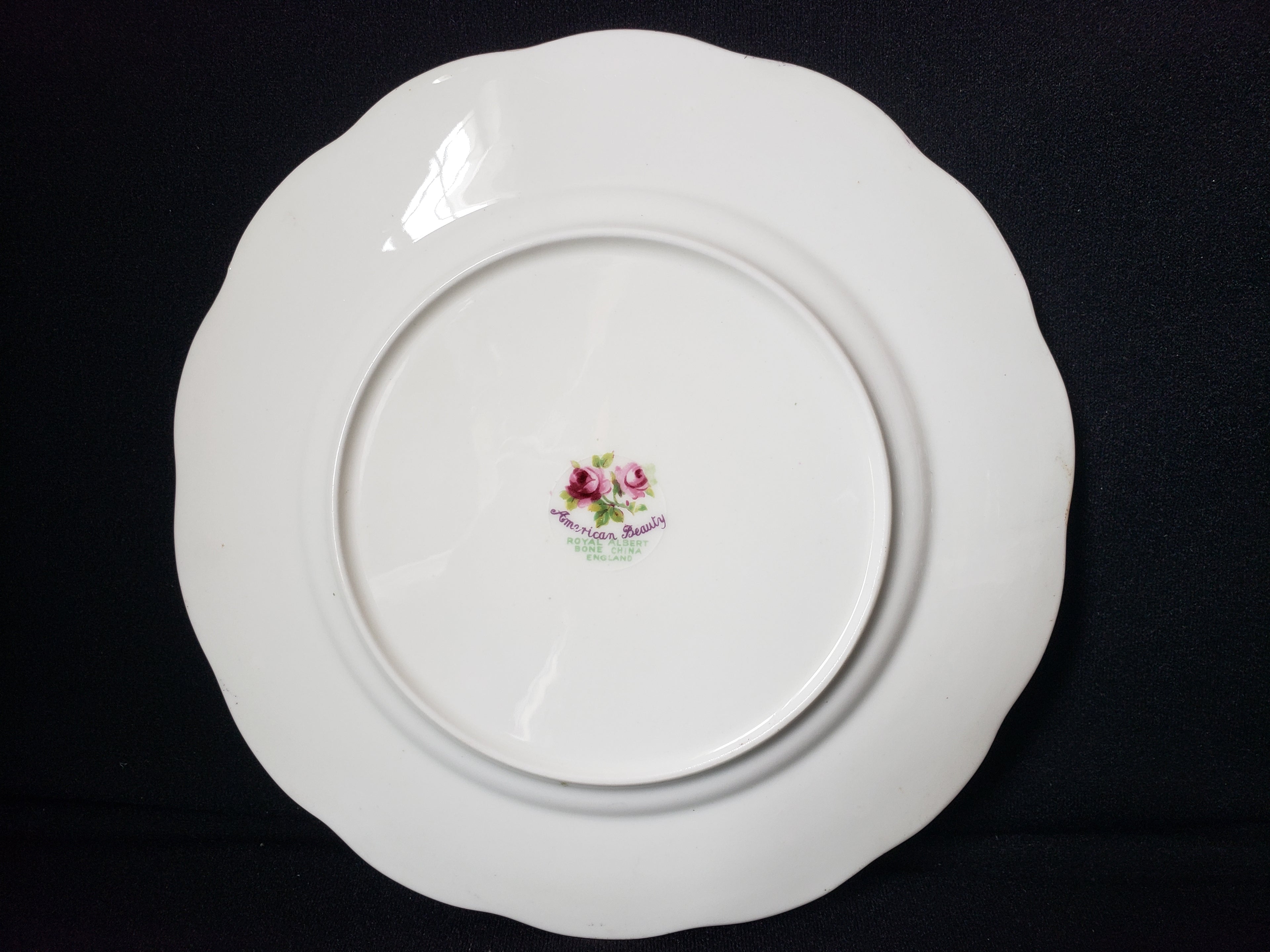 Vintage Royal Albert American Beauty Dessert or Salad Plate 8" (lot 2050)