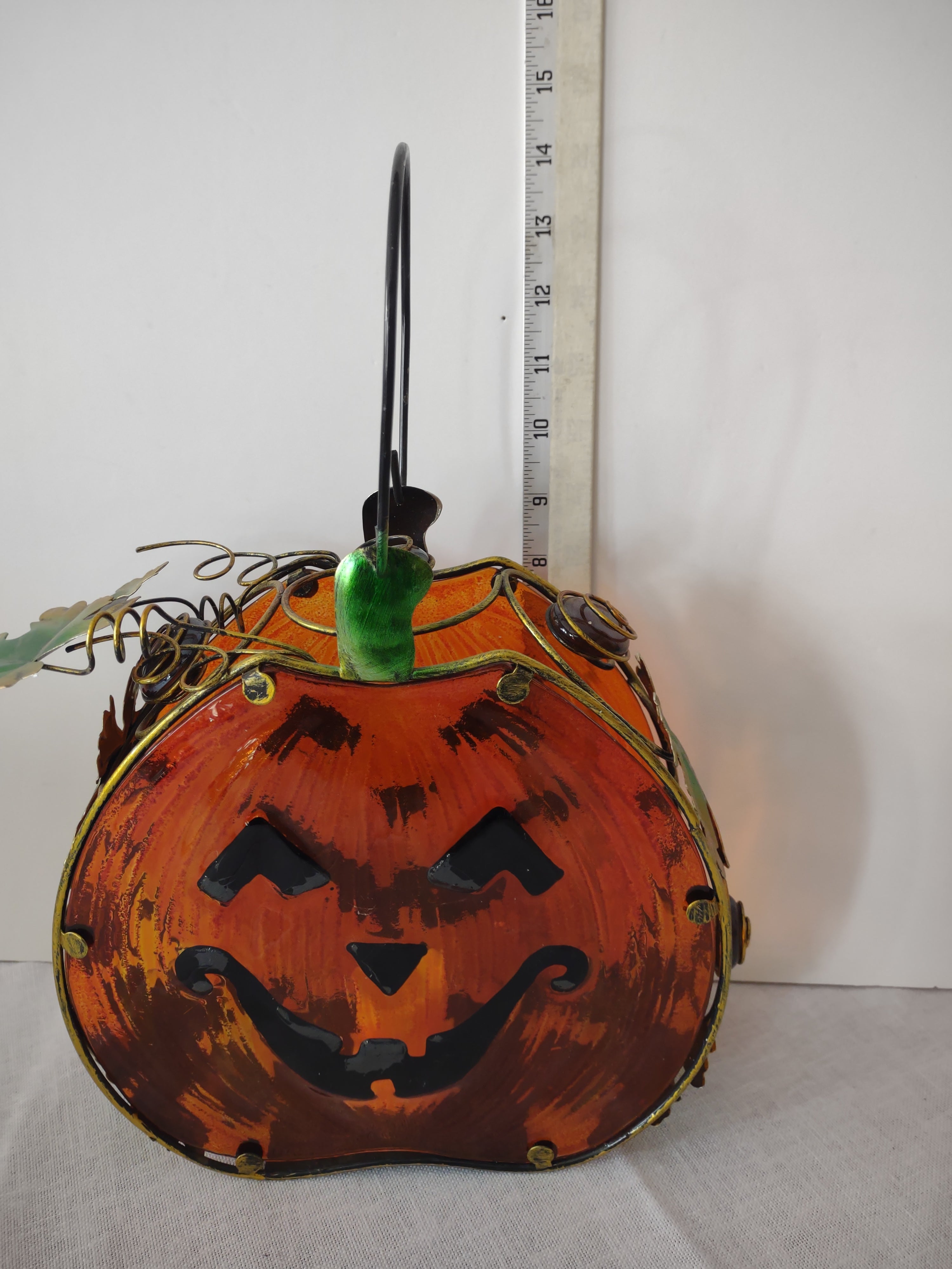 Halloween Lantern Pumpkin Light Up Candle Battery Operated (2530j)