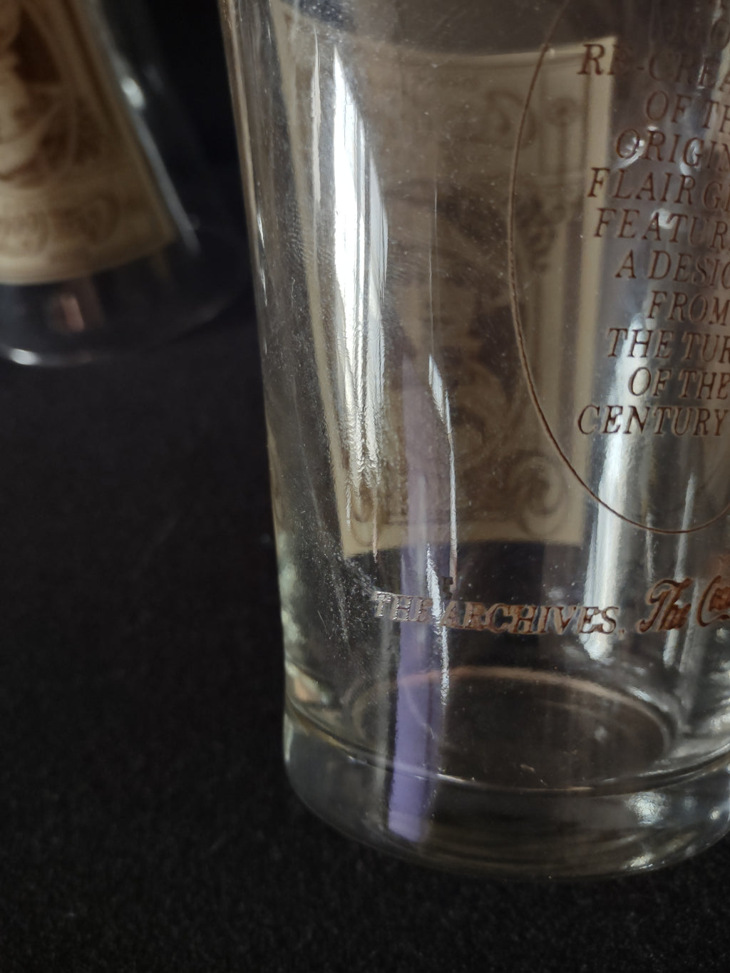 Vintage Coca-Cola Flair 16 oz. Drinking Glass x 4 Brown Design (lot 5412)