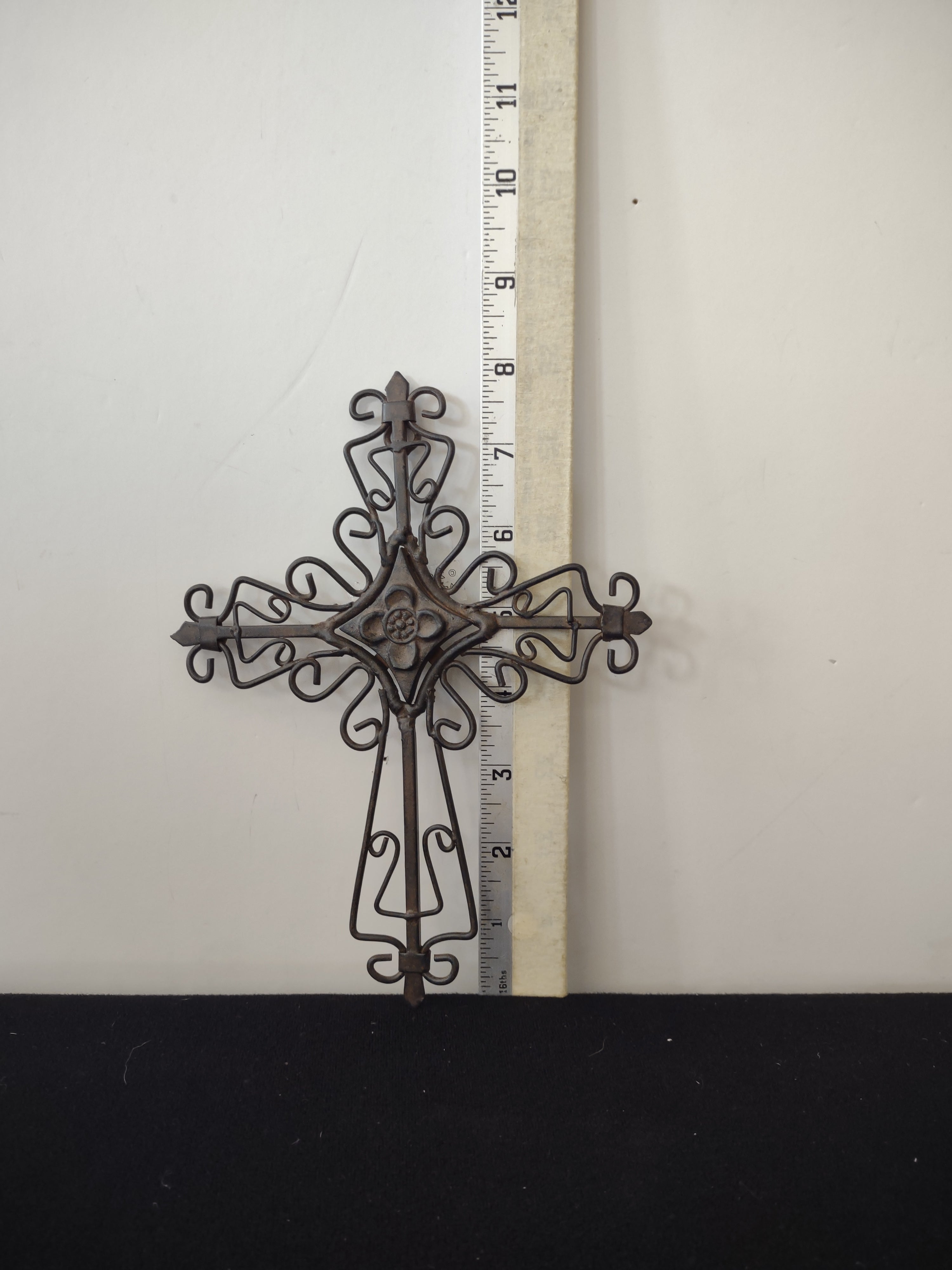 Vintage 3 Metal Crosses Wall Art Fleur De Lis Scrolls (Lot 3811t)