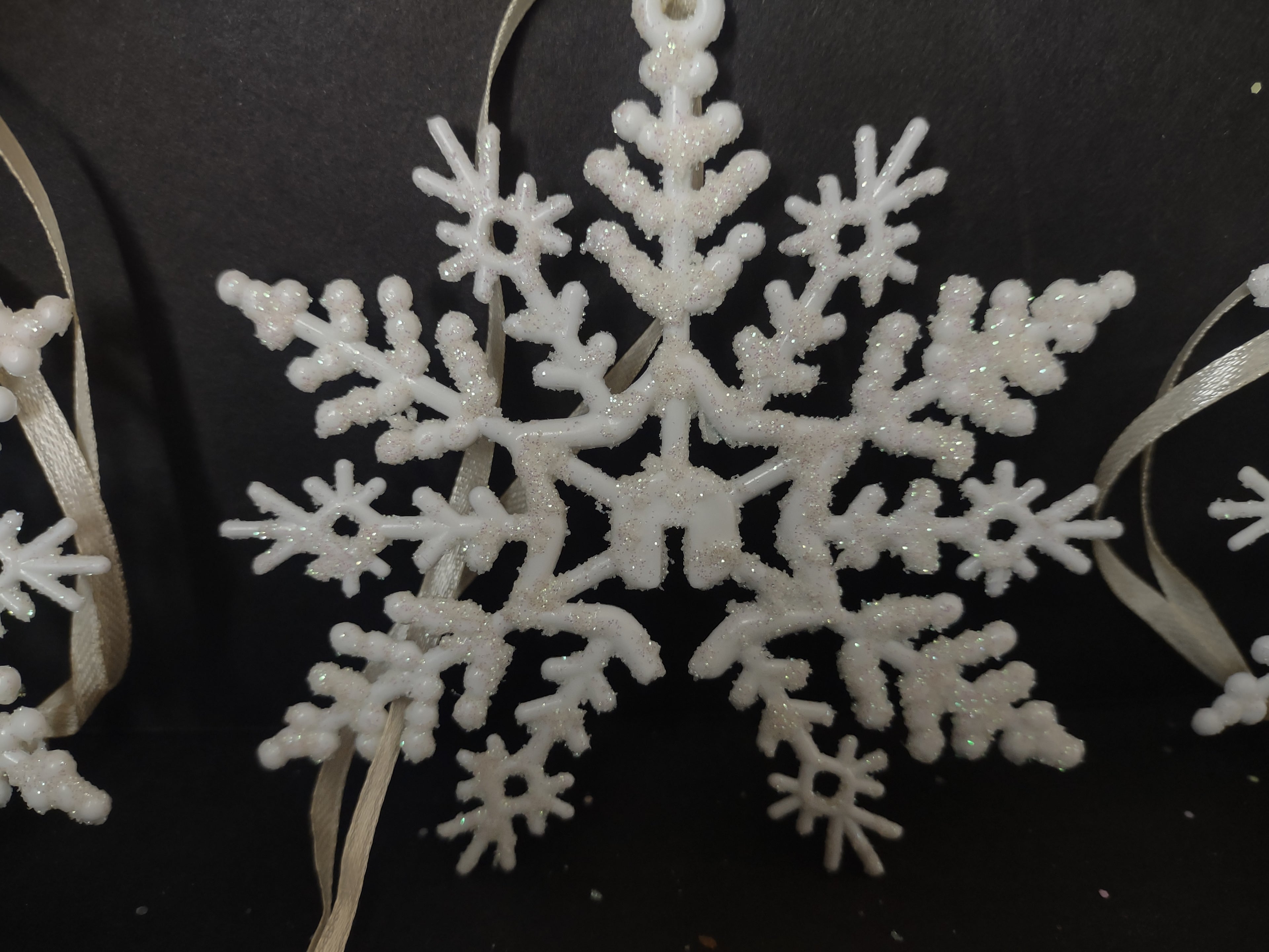 Christmas Ornament x 18 Snowflake White Glitter 3-1/2" (lot 3354)