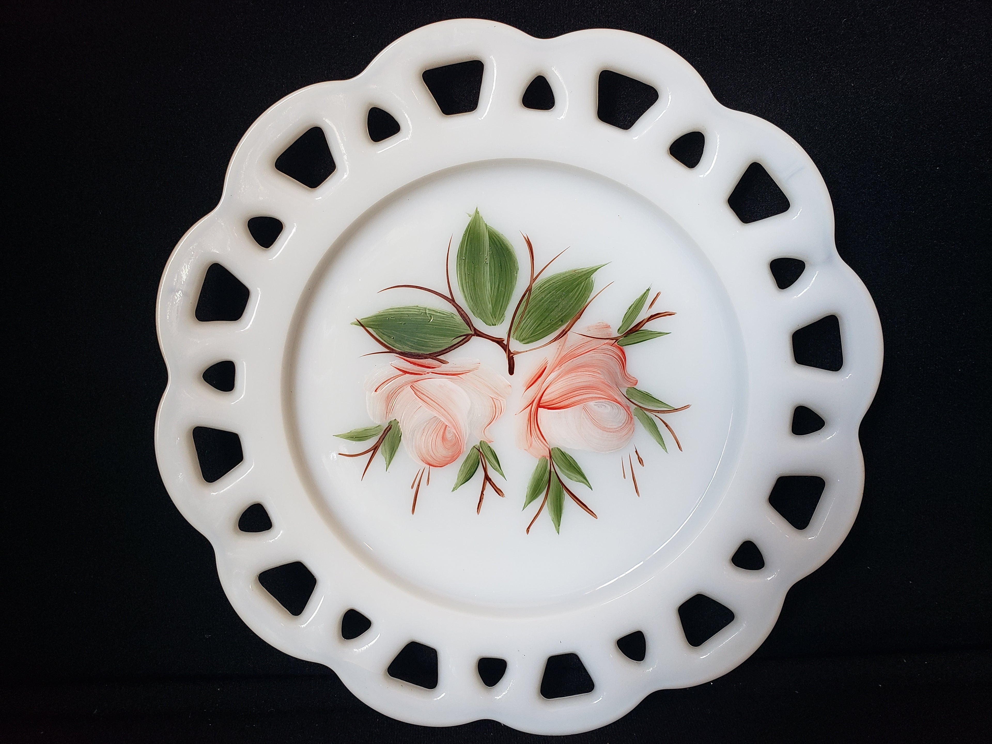 Vintage Westmoreland Roses Motif Milk Glass Wall Plate (lot 2187)