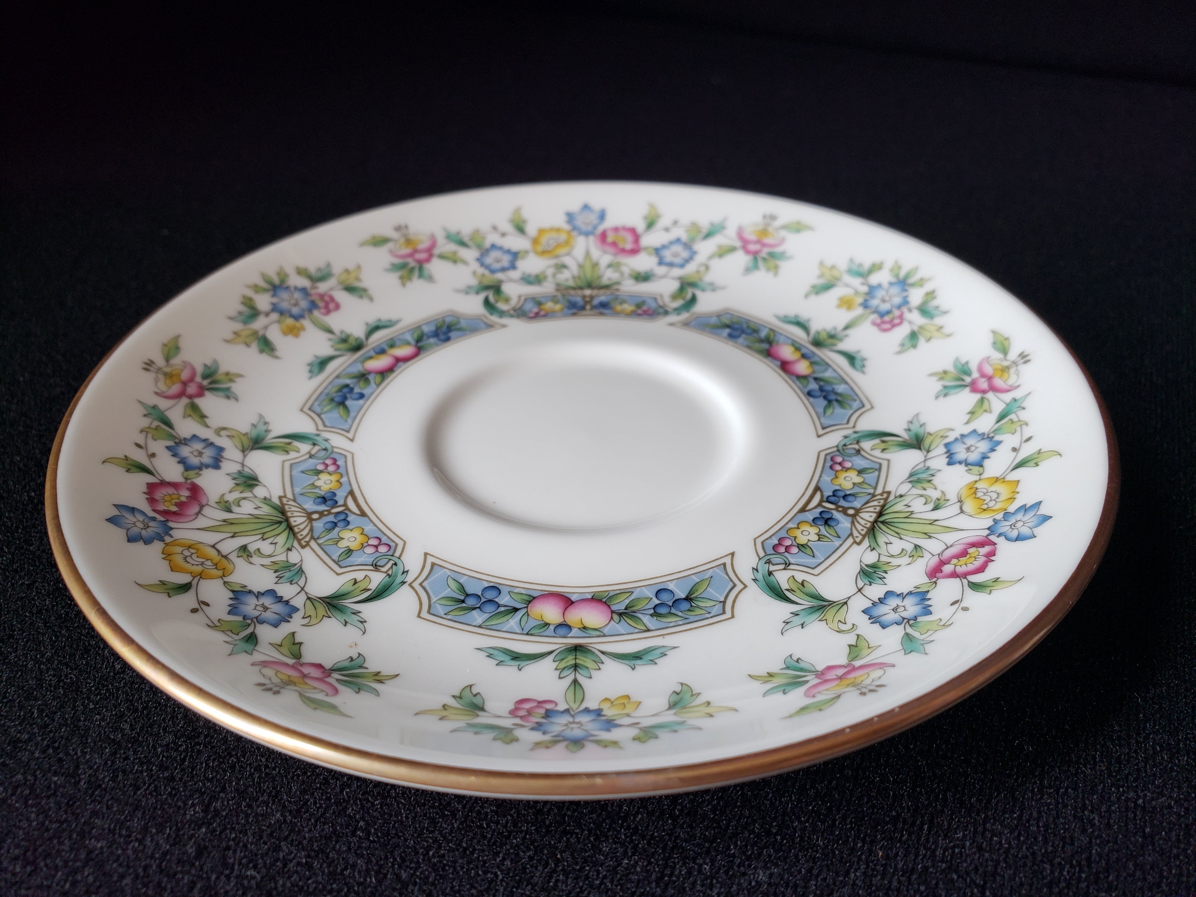 Vintage Royal Worcester Mayfield Saucer ONLY (lot 2084)