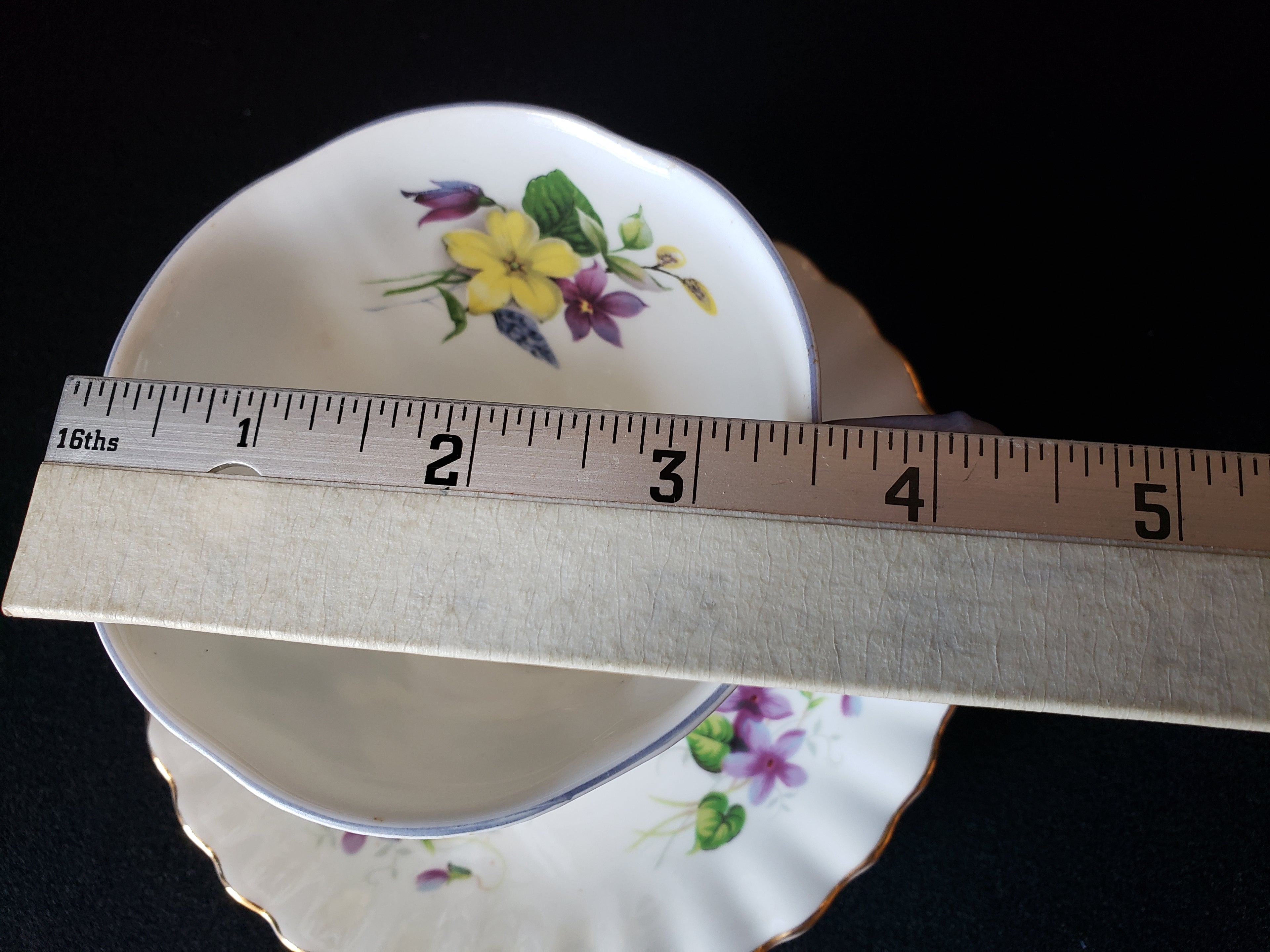 Royal Albert Tea up with Saucer Violets (lot 2032)