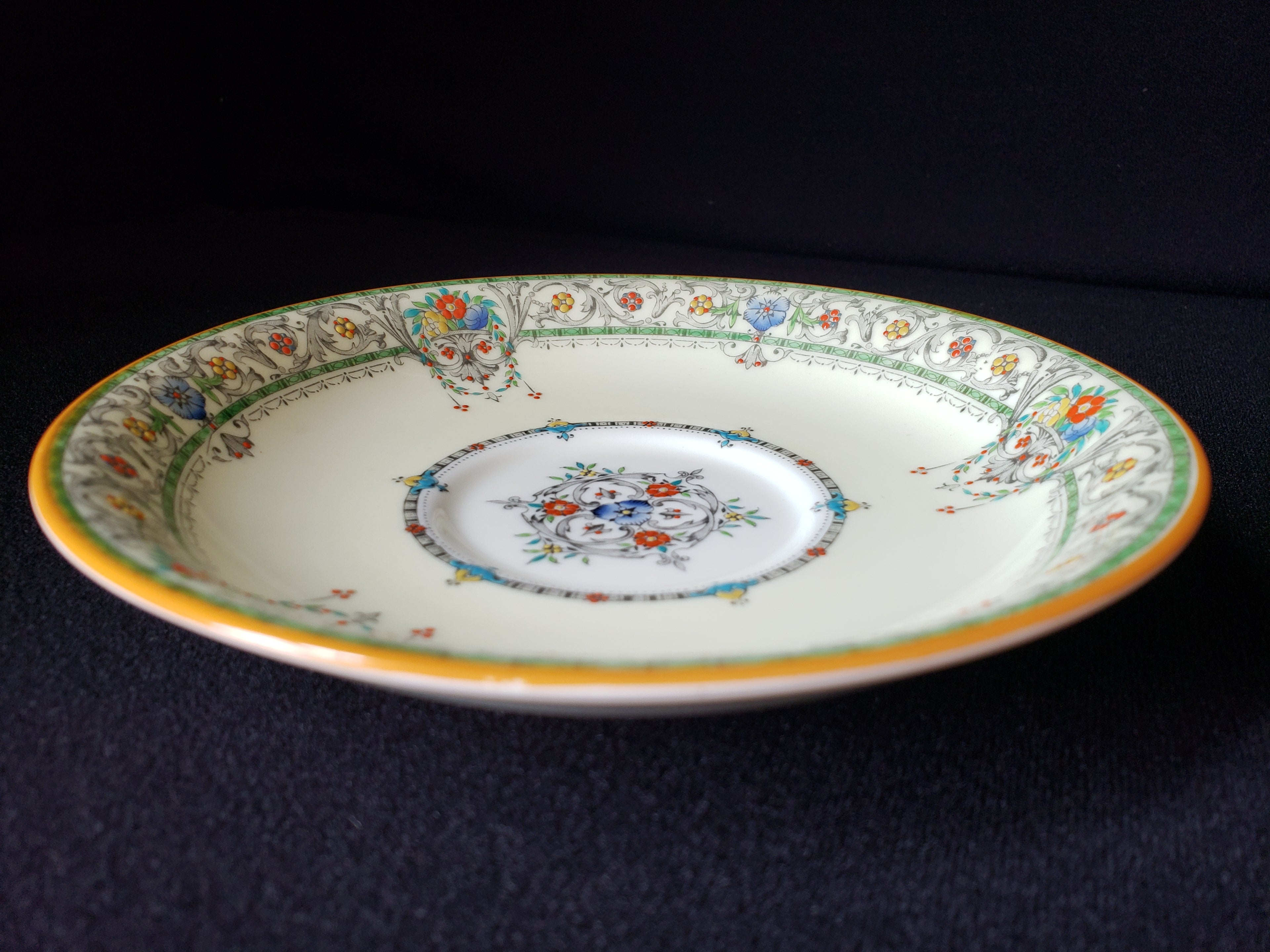 Vintage Royal Worcester Chantilly Saucer ONLY 6-1/4" (lot 2087)