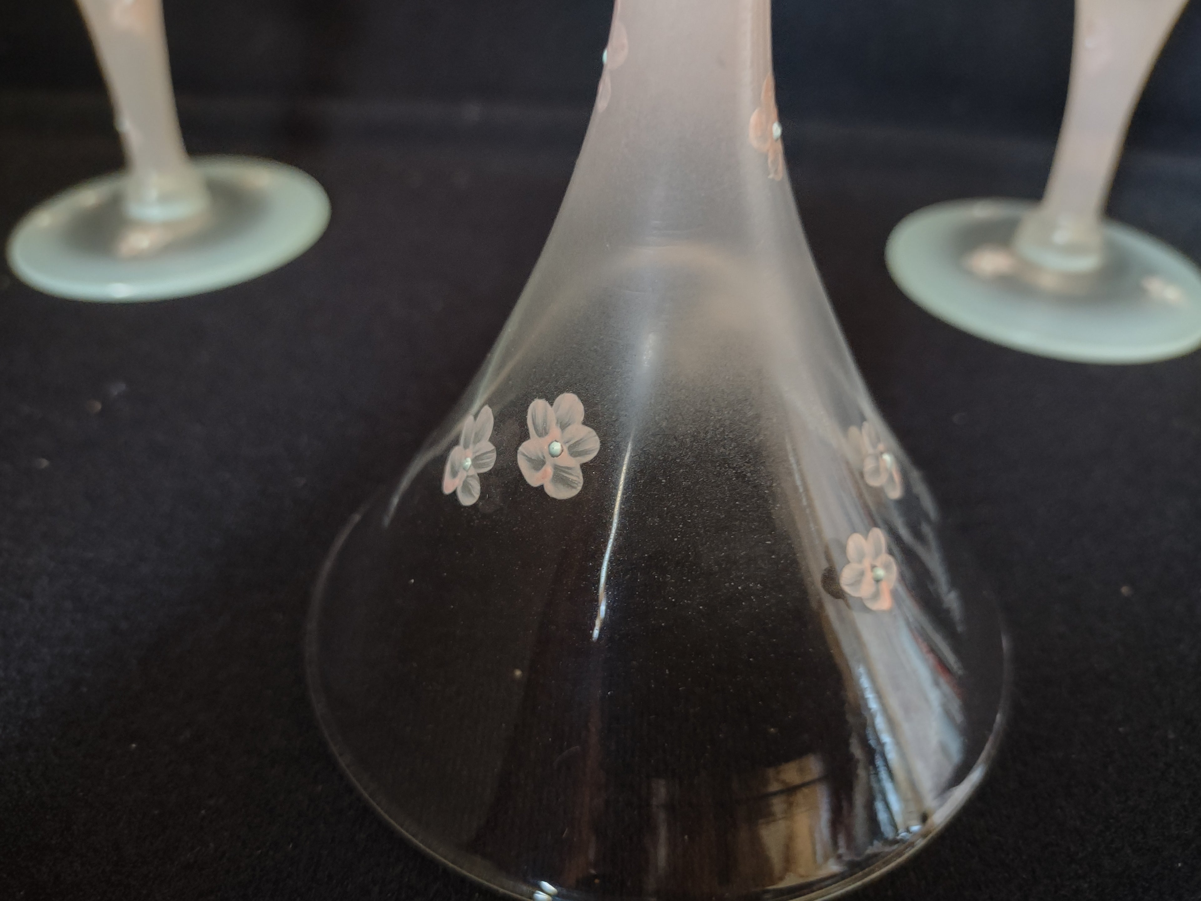 Set of 4 Vintage MCM Frosted Martini Glass Pink Flower Handpainted (lot 2740)