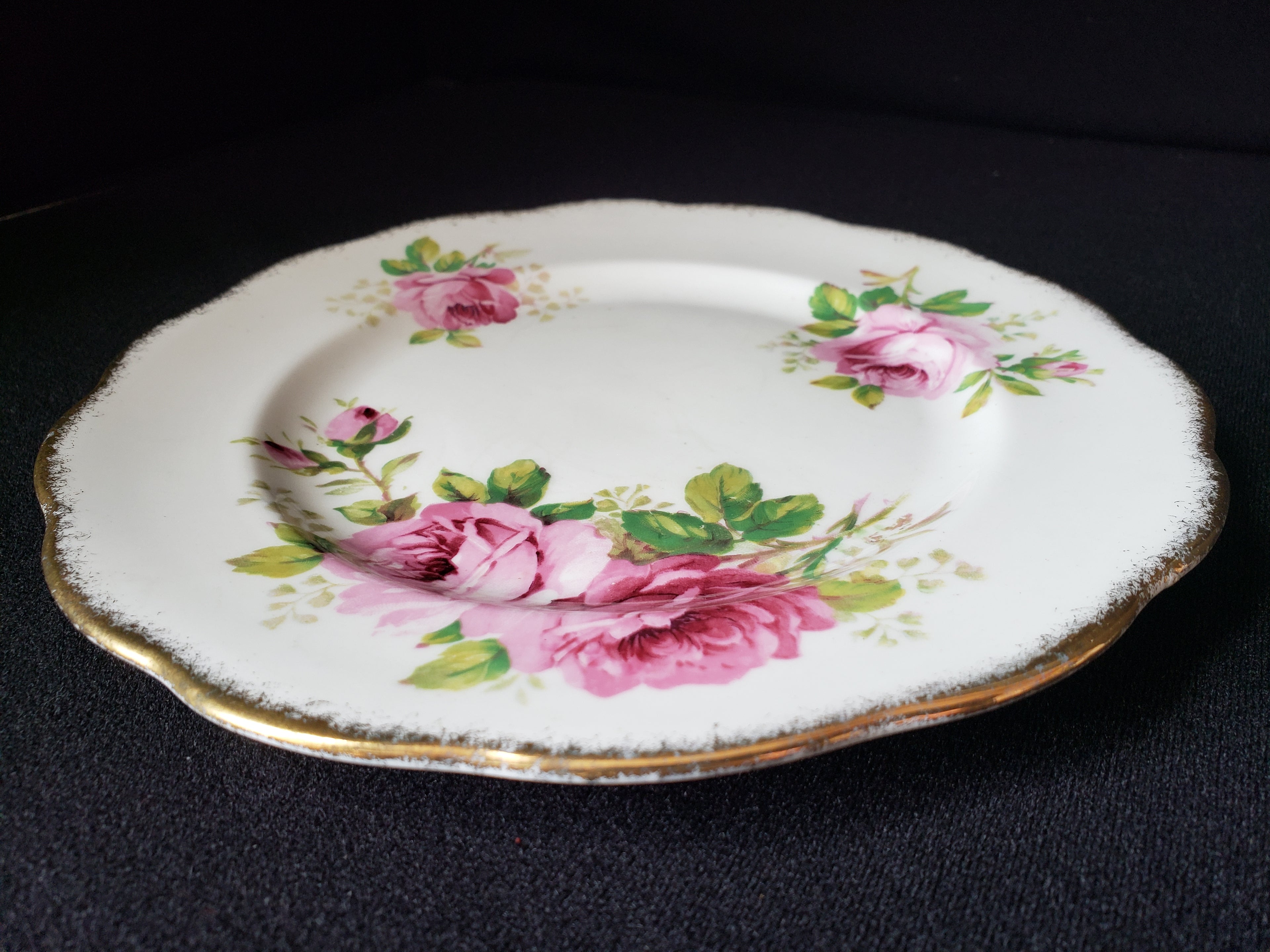 Vintage Royal Albert American Beauty Dessert or Salad Plate 8" (lot 2050)