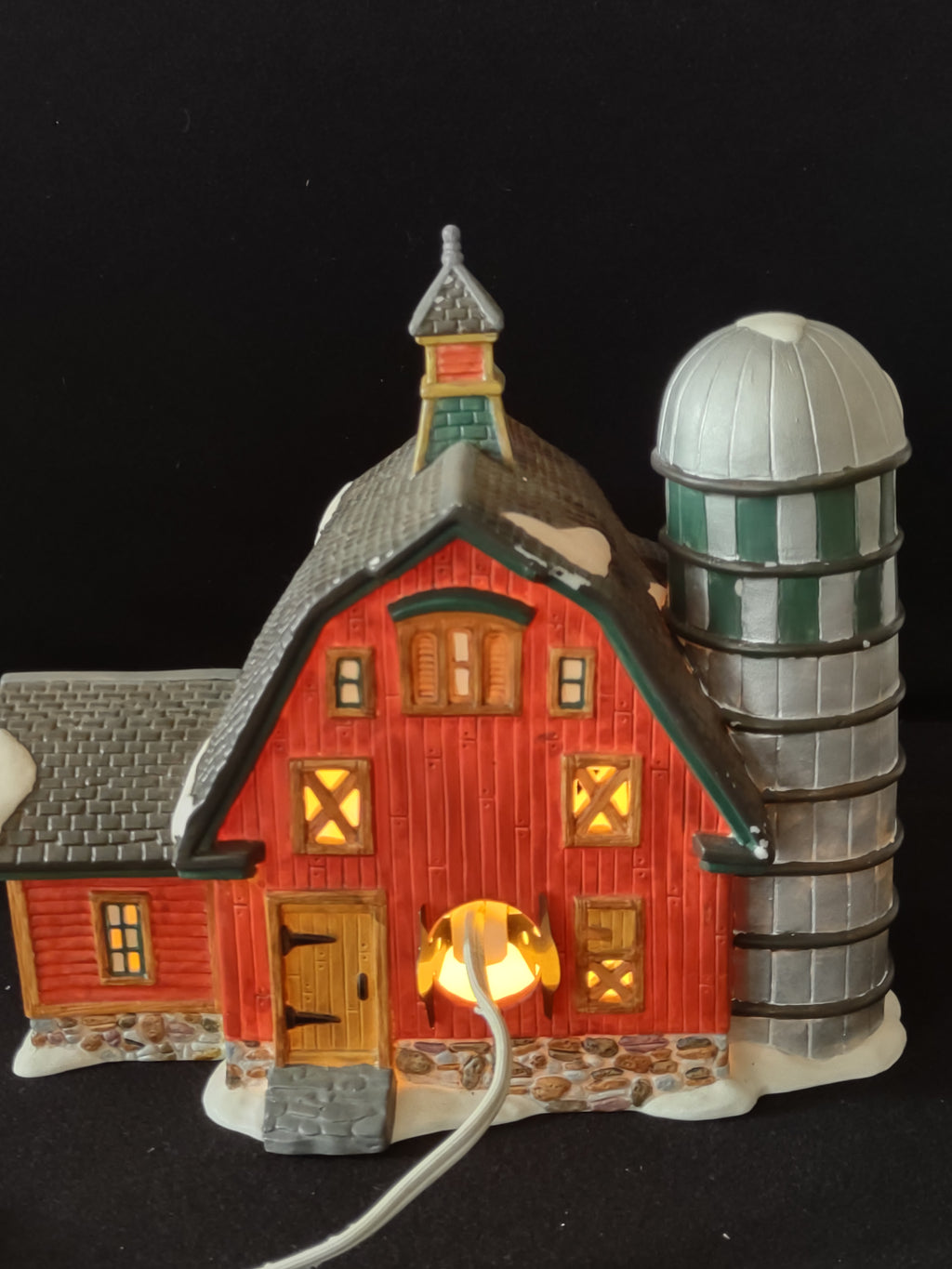 Vintage O'Well Lighted Red Barn Silo Christmas Village House (Lot 3681)