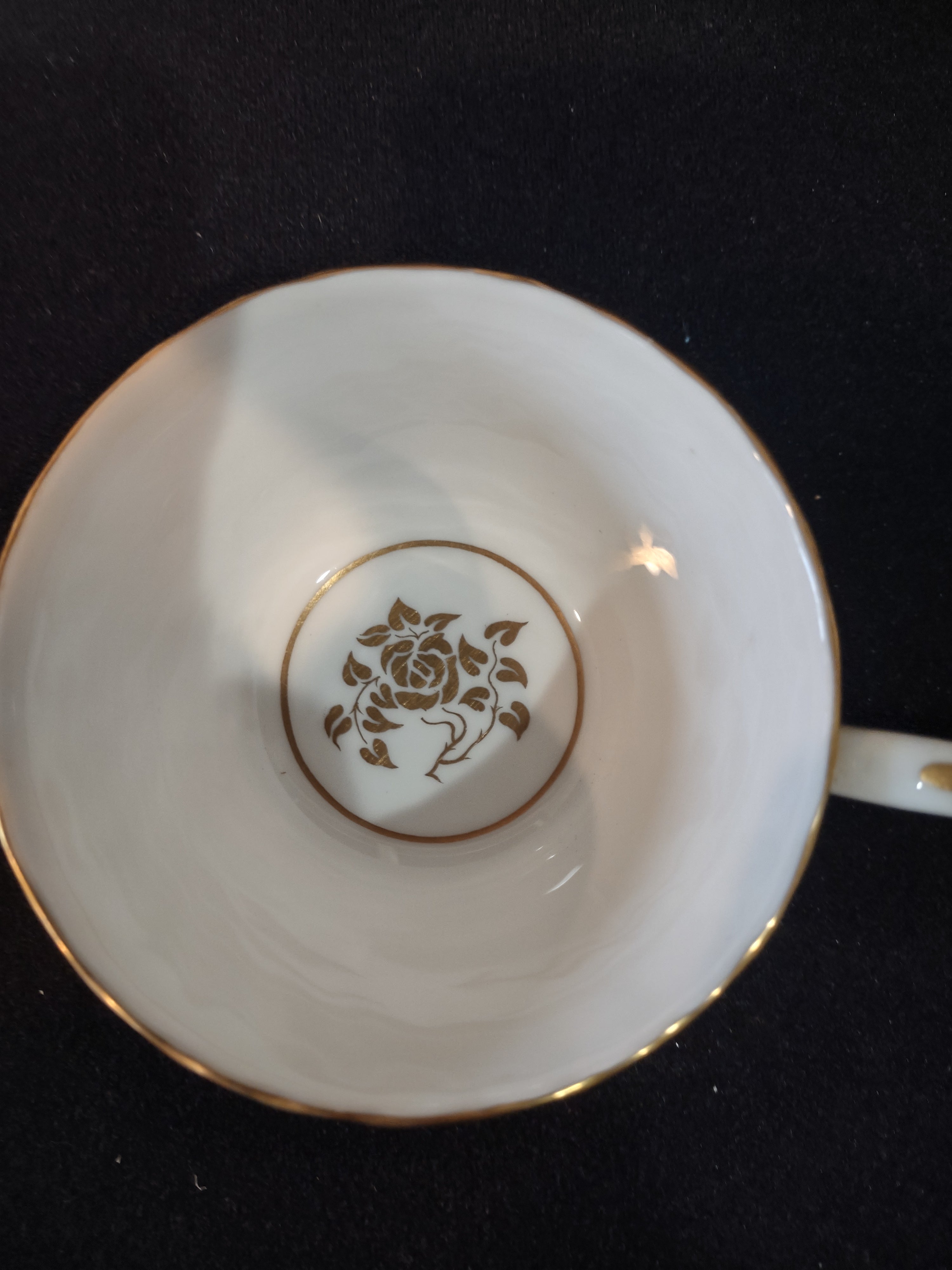 Vintage Minton Gold Rose Tea Cup Saucer Bone China Gold Trim x 3 (Lot 5430)