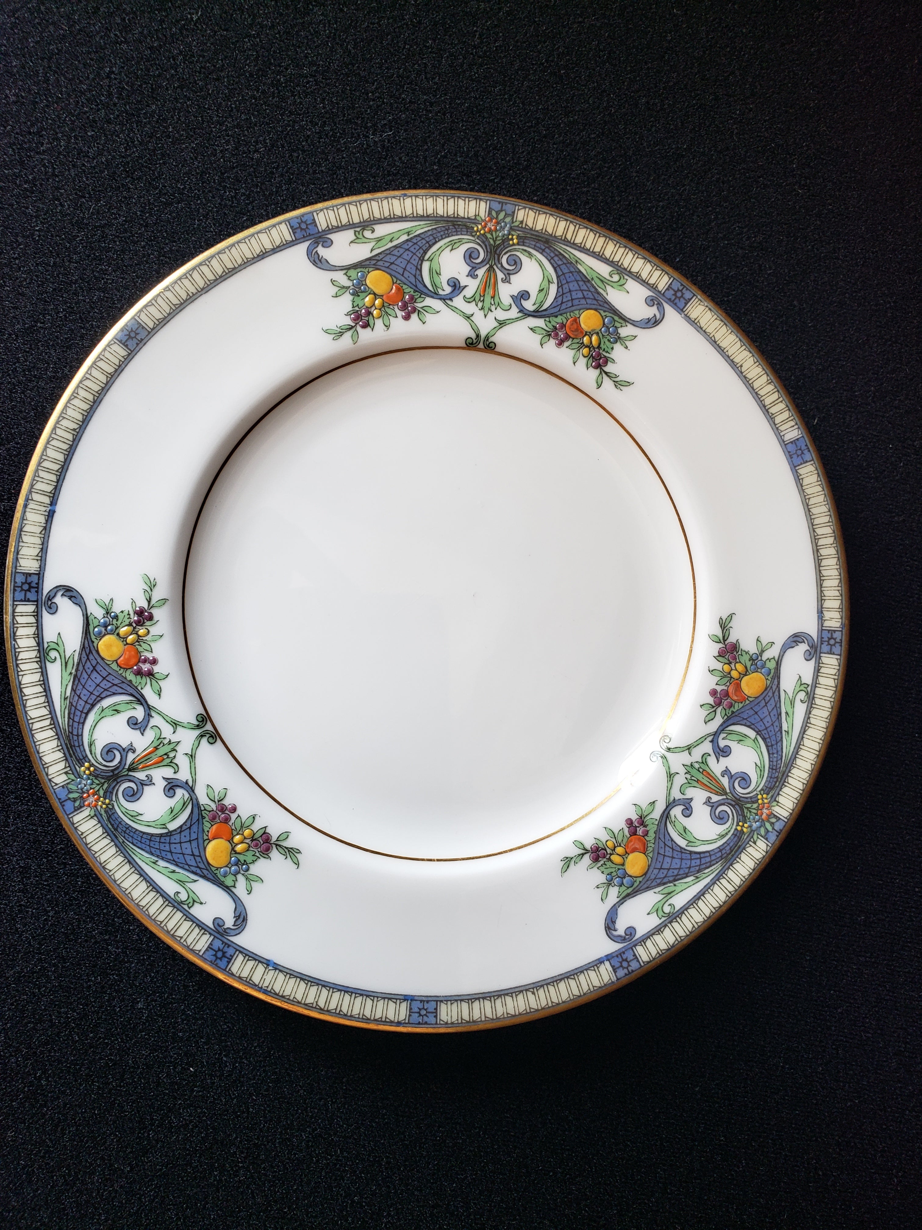 Vintage Royal Worcester Bread or Dessert Plate 6" (lot 2074)