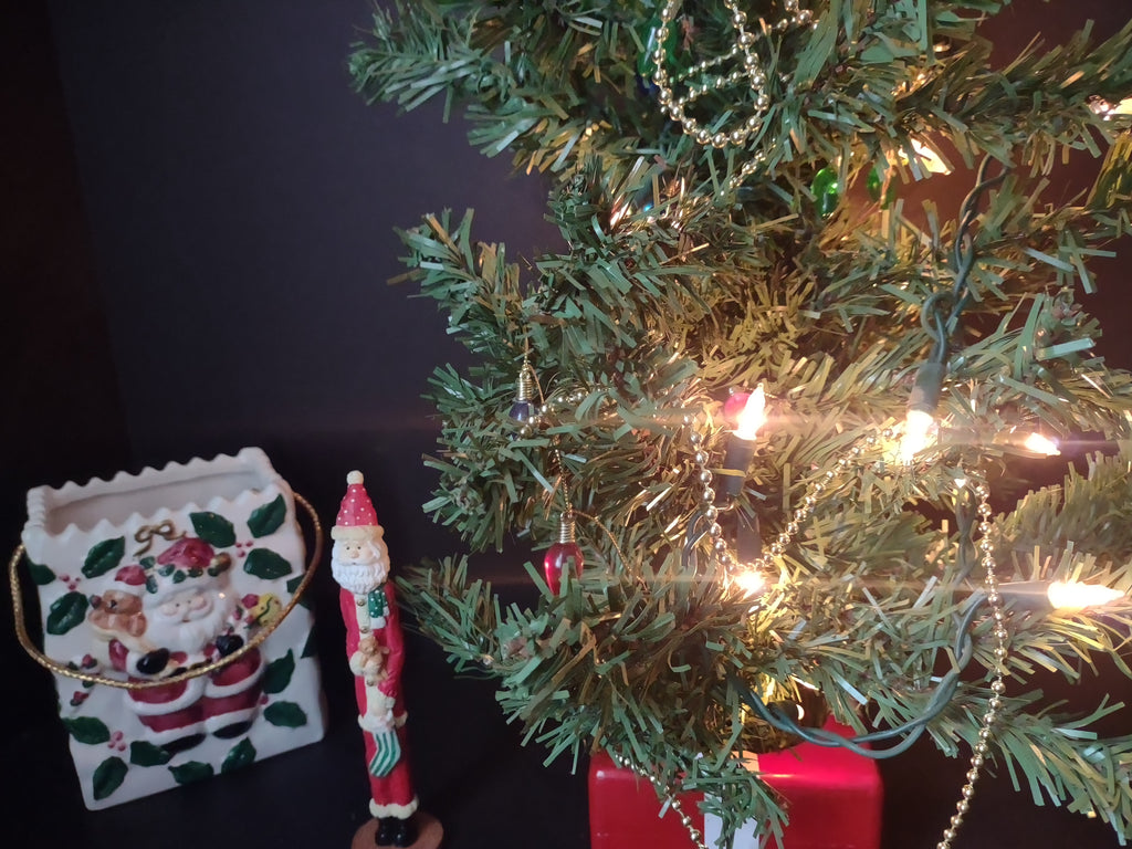 Vintage Christmas Artificial Light Up Tree Garland Santa Gift Bag (lot 1228)