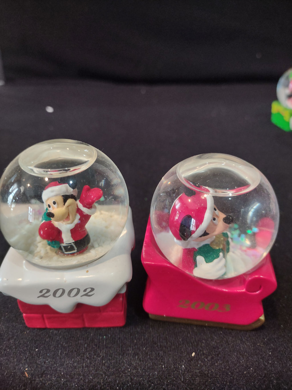 Disney Mickey Minnie Christmas 11 Snow Globes (Lot 4007)