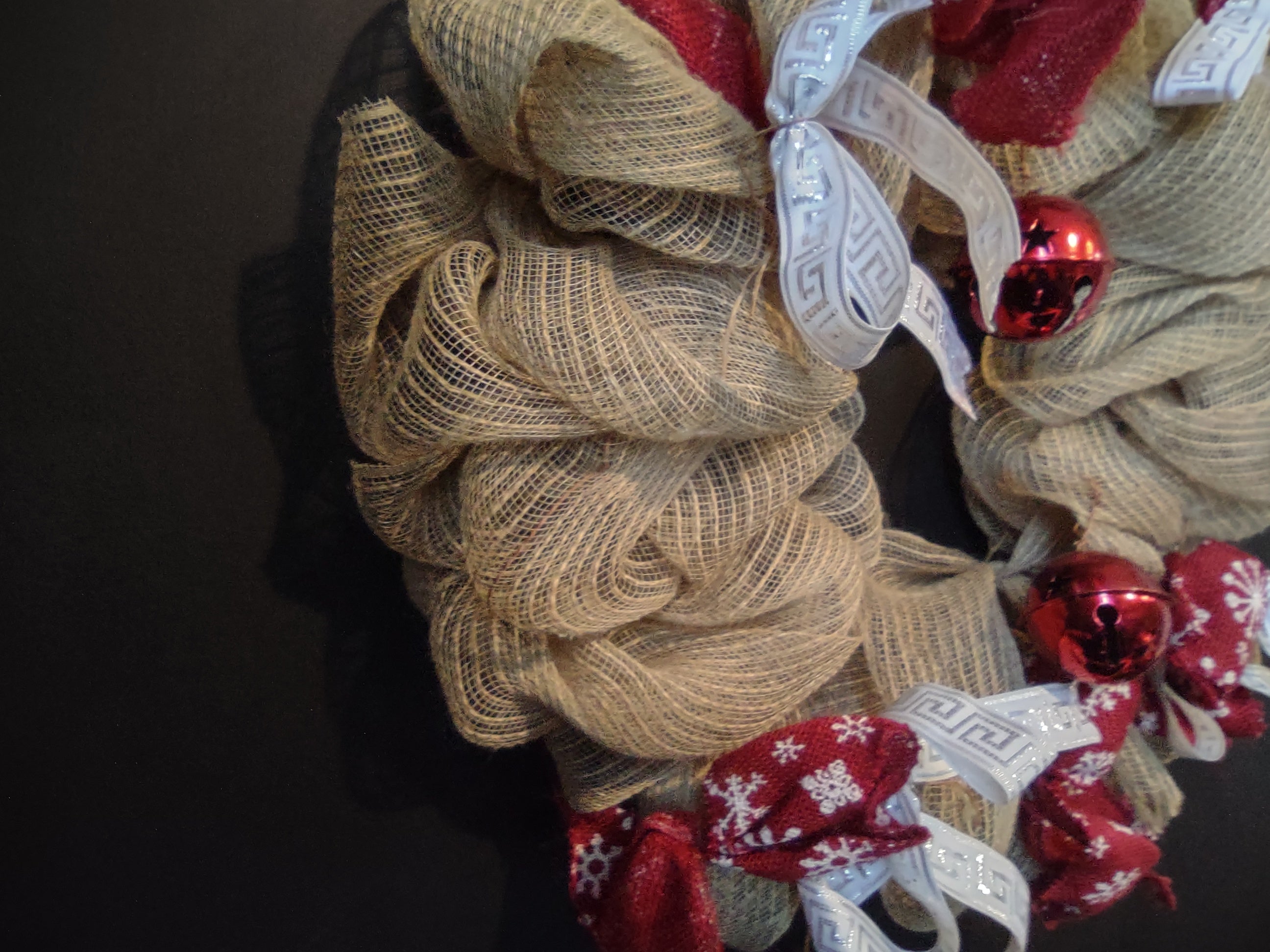 Christmas Mesh Wreath with Bells and Bows Primitive Rustic Cottage (lot 2726c)