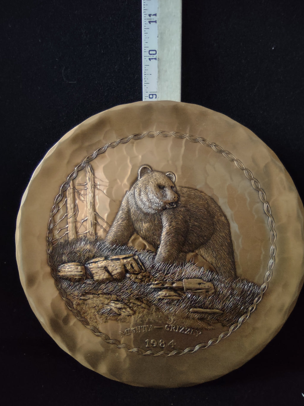 Vintage Grizzly Bear Bronze Plate Animal Kingdom Wendell August Forge (Lot 5722t