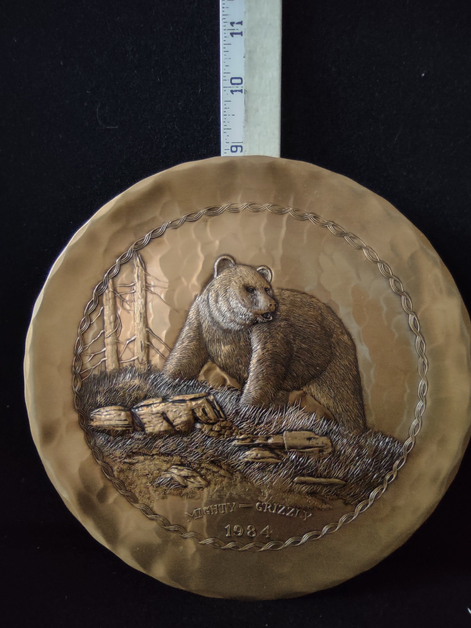 Vintage Grizzly Bear Bronze Plate Animal Kingdom Wendell August Forge (Lot 5722t