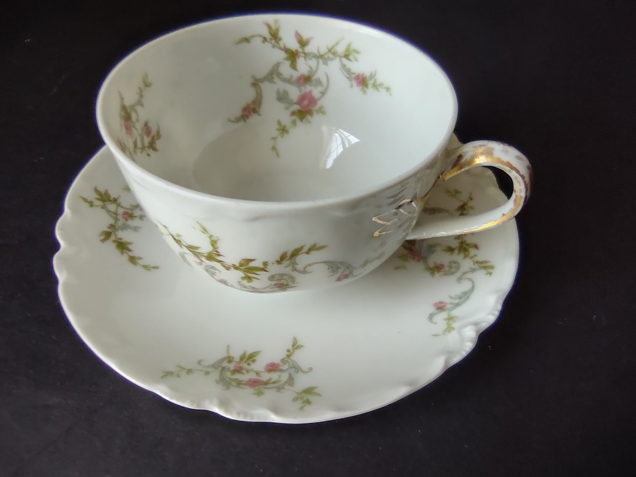 Haviland Limoges Tea Cup & Saucer White Scalloped Edge Rose Blue Ribbon (lot 858