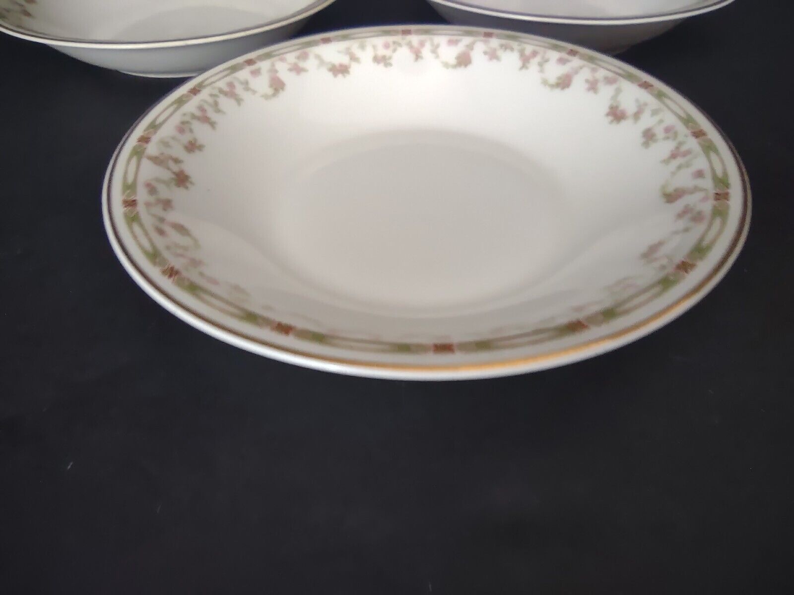 Haviland Limoges Schleiger 346 Red Rose 3 x Coupe Soup Plate 7-1/2" (lot 544)