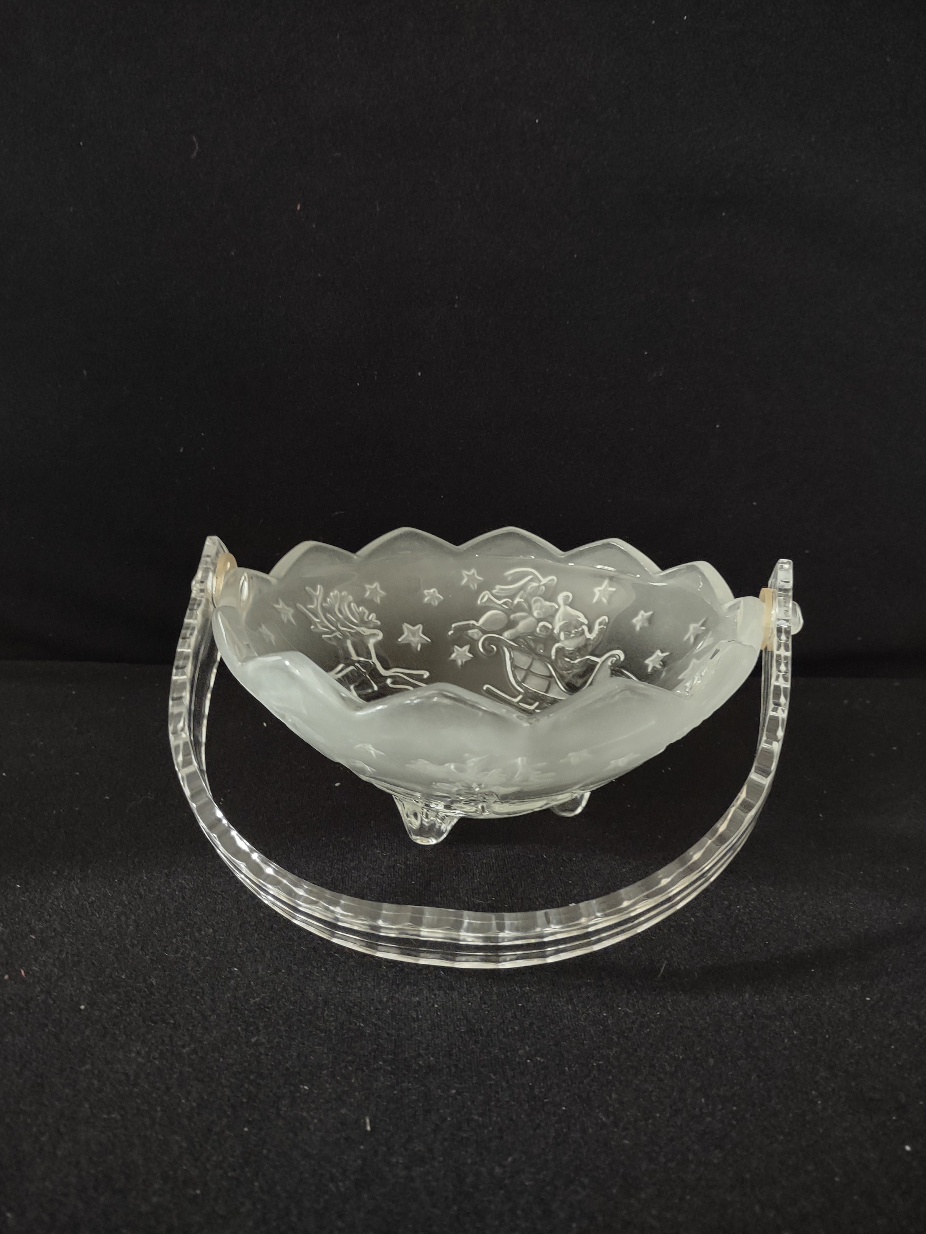 Mikasa Silent Night Crystal Basket Detachable Handle Santa Sleigh (Lot 3633)