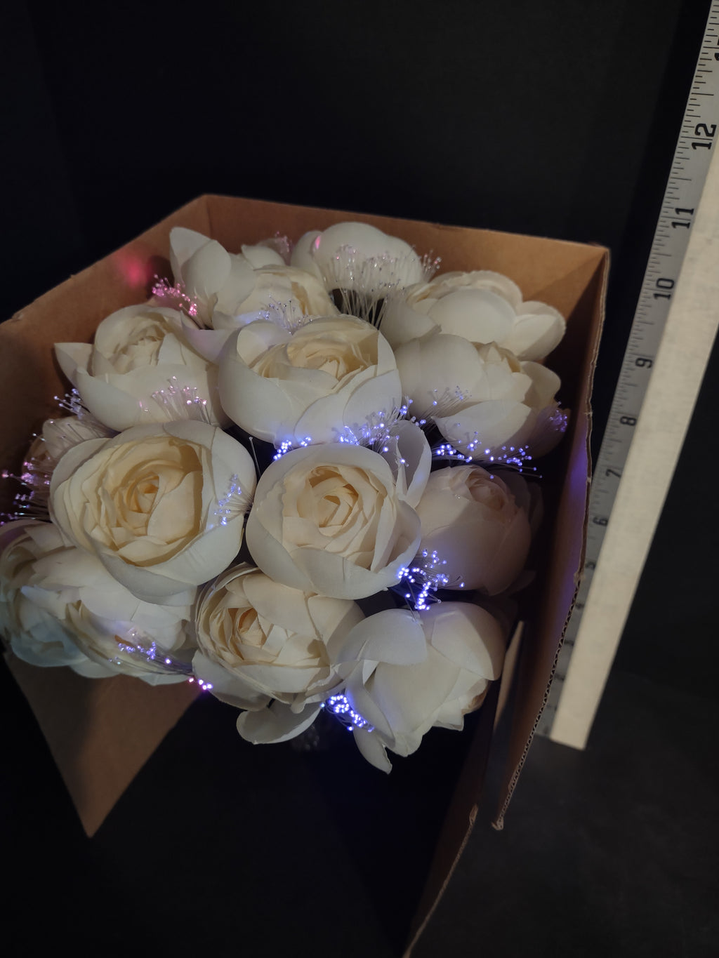 Avon Valentine's Day Fiber Optic Bouquet Flowers White Ranunculus (lot 2553j)