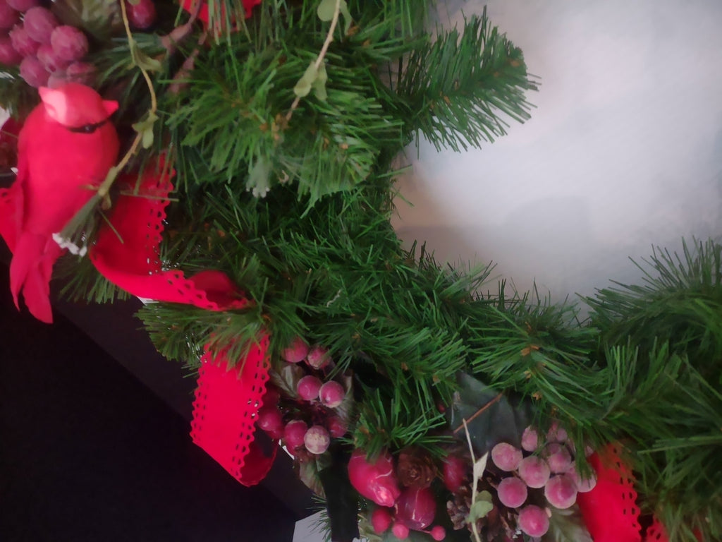 Vintage Christmas Wreath Red Birds Berries 19" (lot 1213)