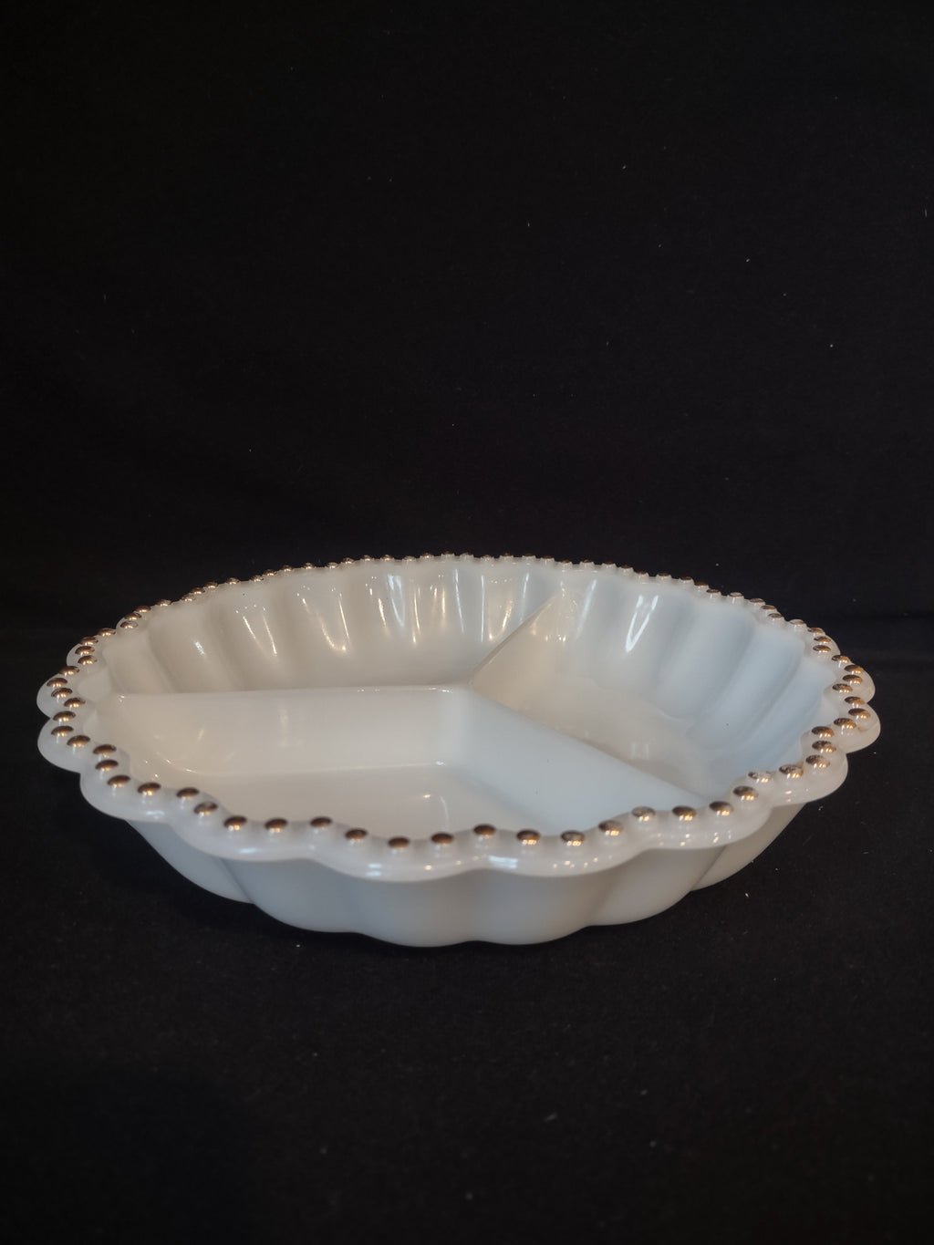 Vintage Mid Century Anchor Hocking Milk Glass Serving Dish (lot 2598c)