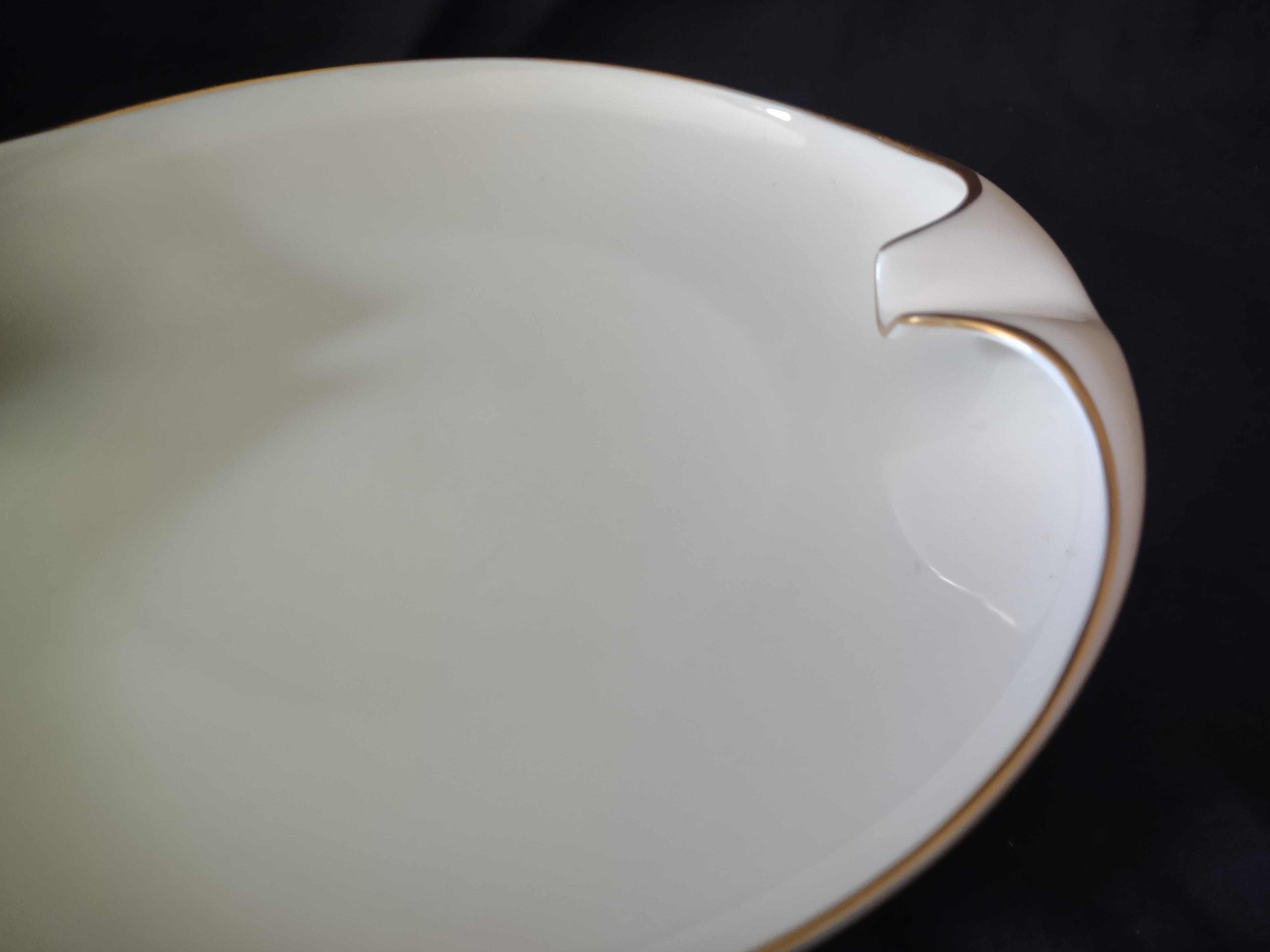 Vintage Lenox MCM Porcelain Gold Trim Ashtray 8" (lot 1980)