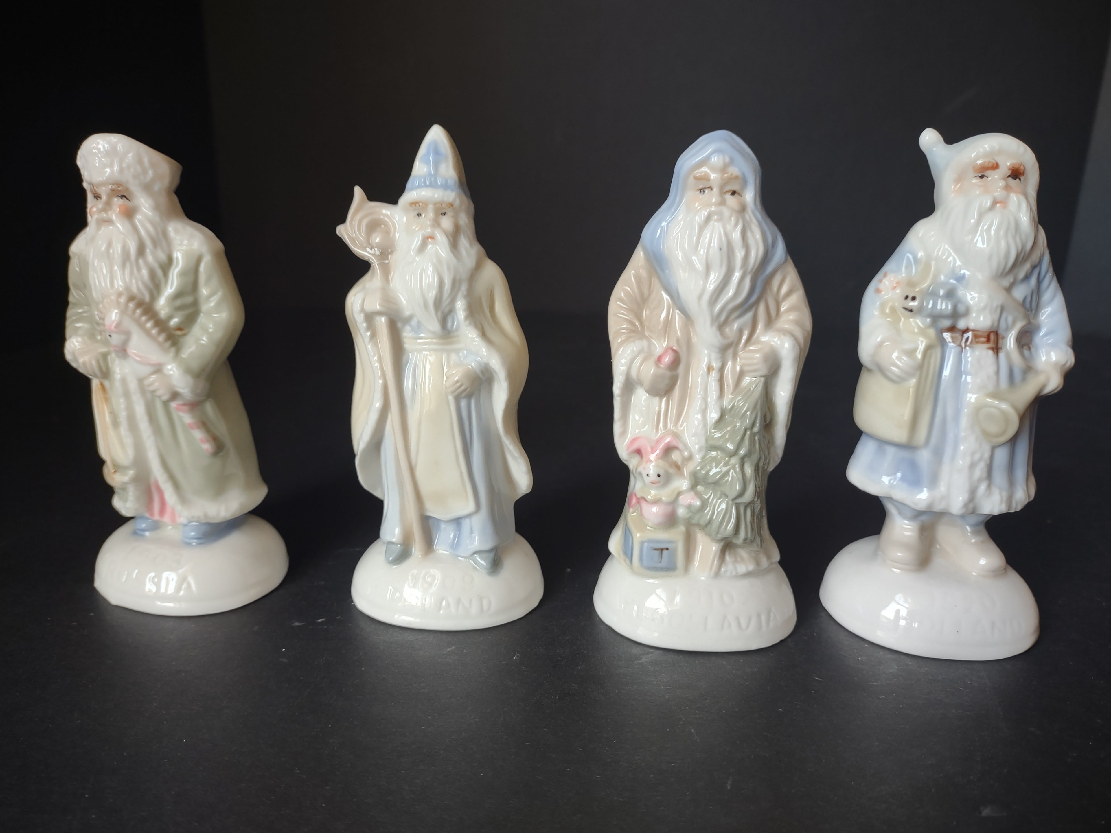 Vintage Set 4 Santa Claus Ceramic Blue White 5" Poland Holland (lot 1208)