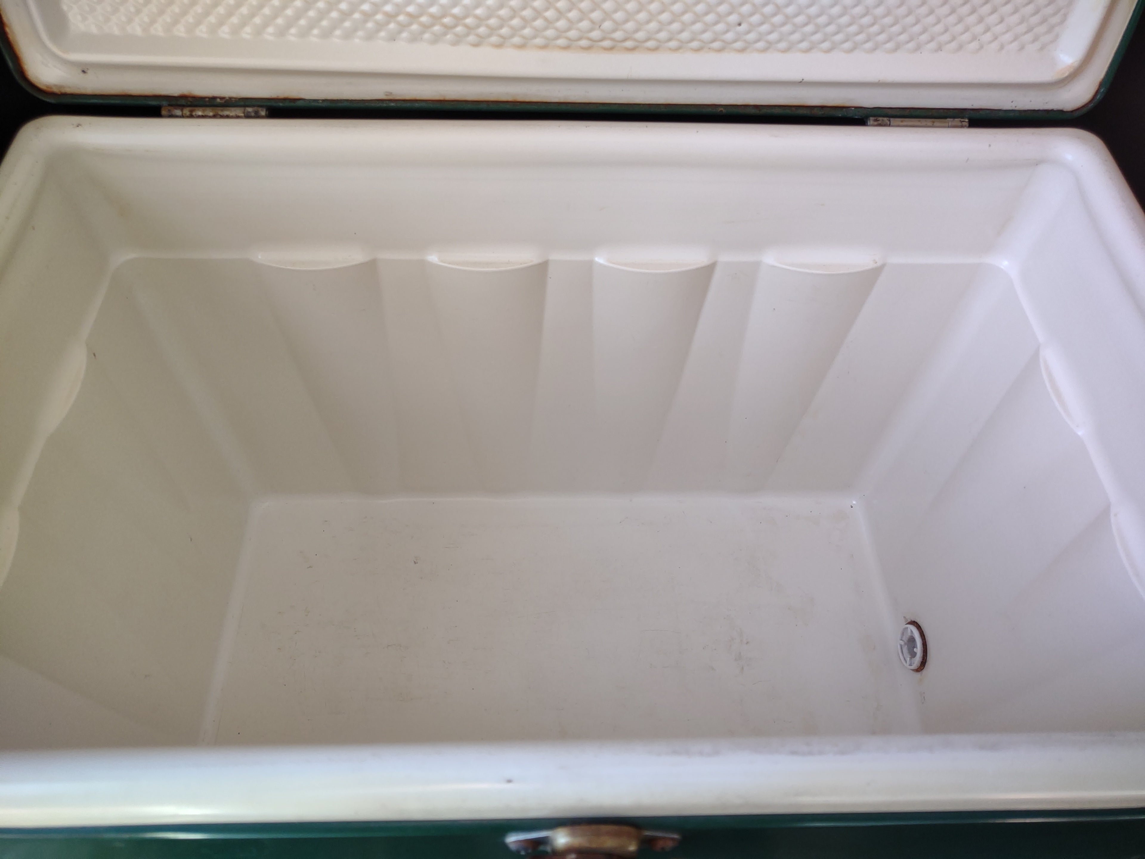 Vintage Coleman Cooler Green Metal 1970s Some RUST (lot 5028)