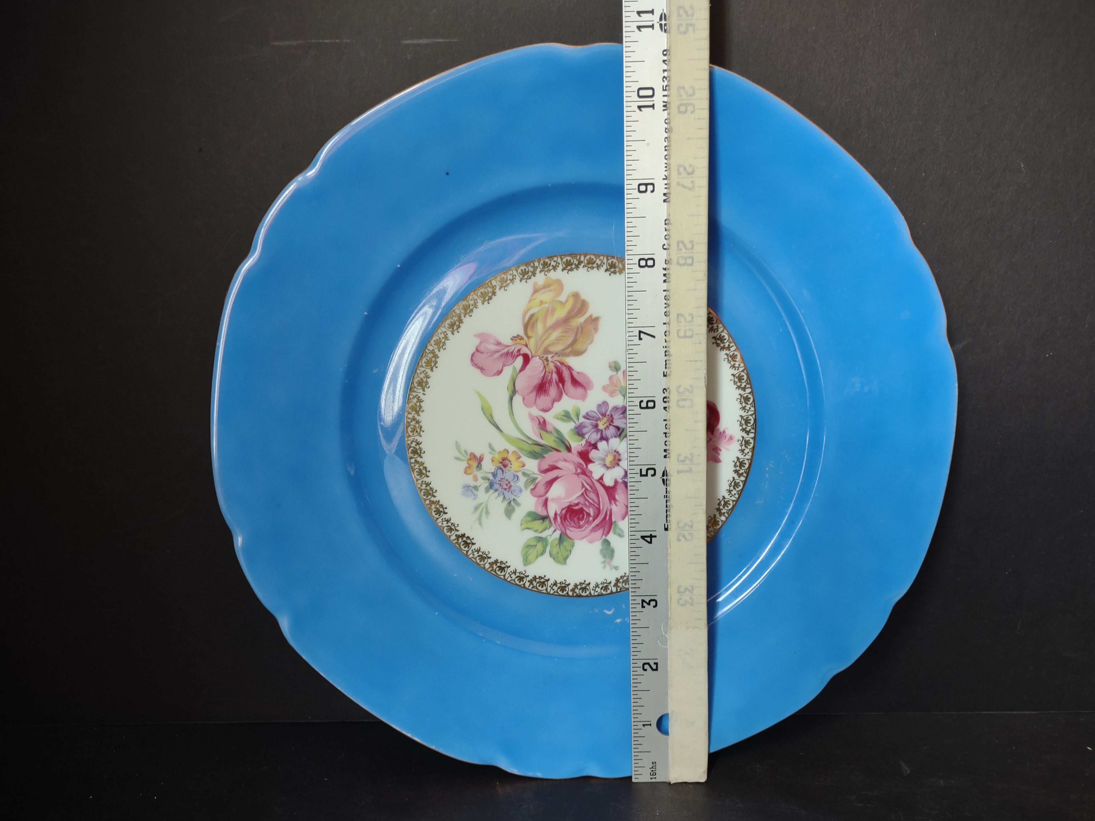 Vintage Czechoslovakia Victoria Blue Cobalt Dinner Plate Iris (lot 5645)