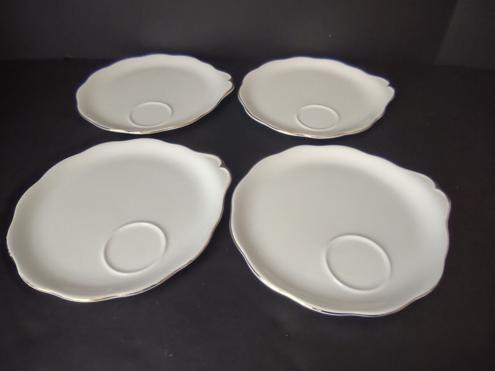 Set of 4 Royal Albert Dessert Plate White Gold Rim (lot 434)