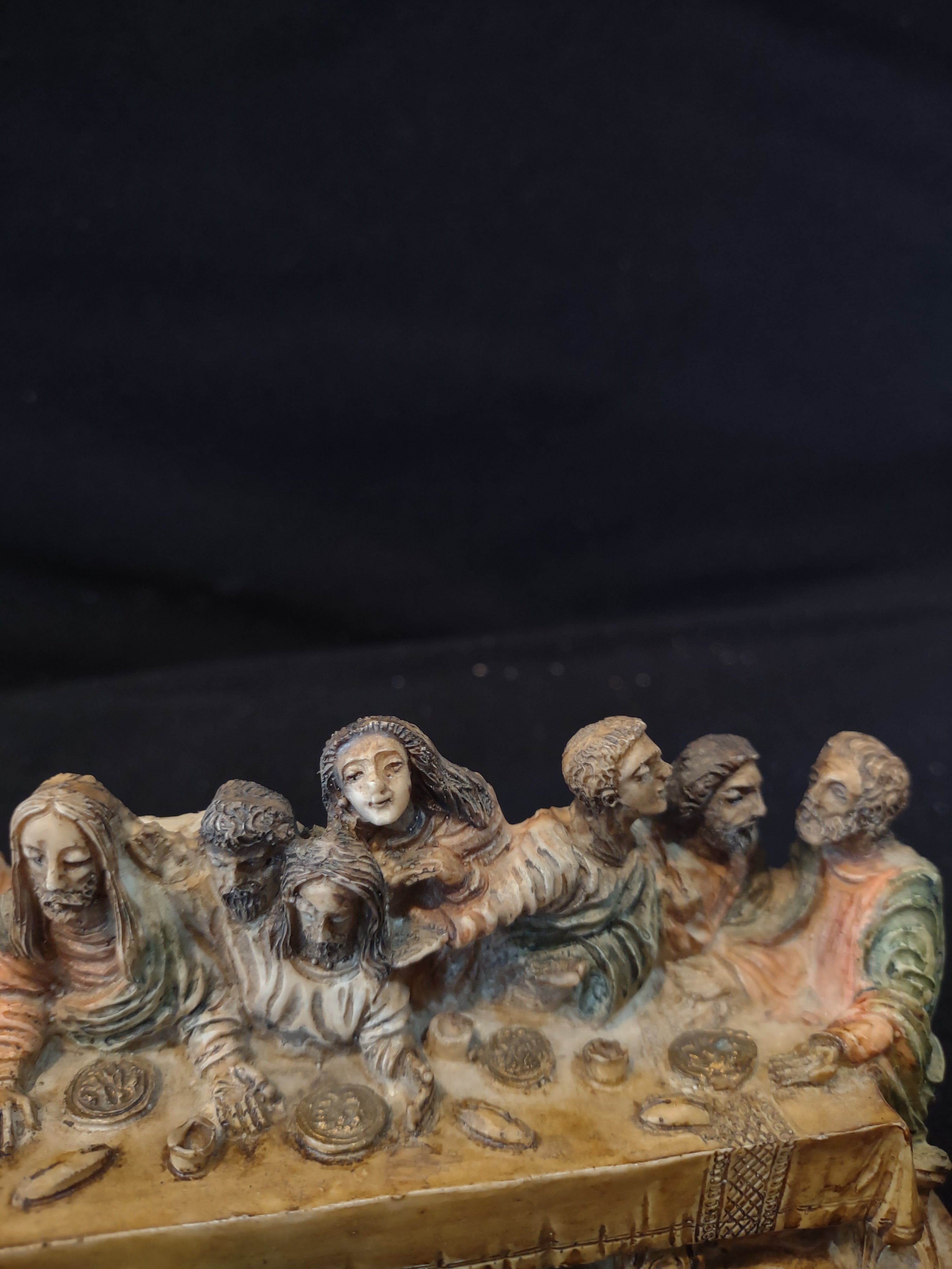 Vintage Easter Hand Painted Resin Jesus Apostles The Last Supper (Lot 3997)