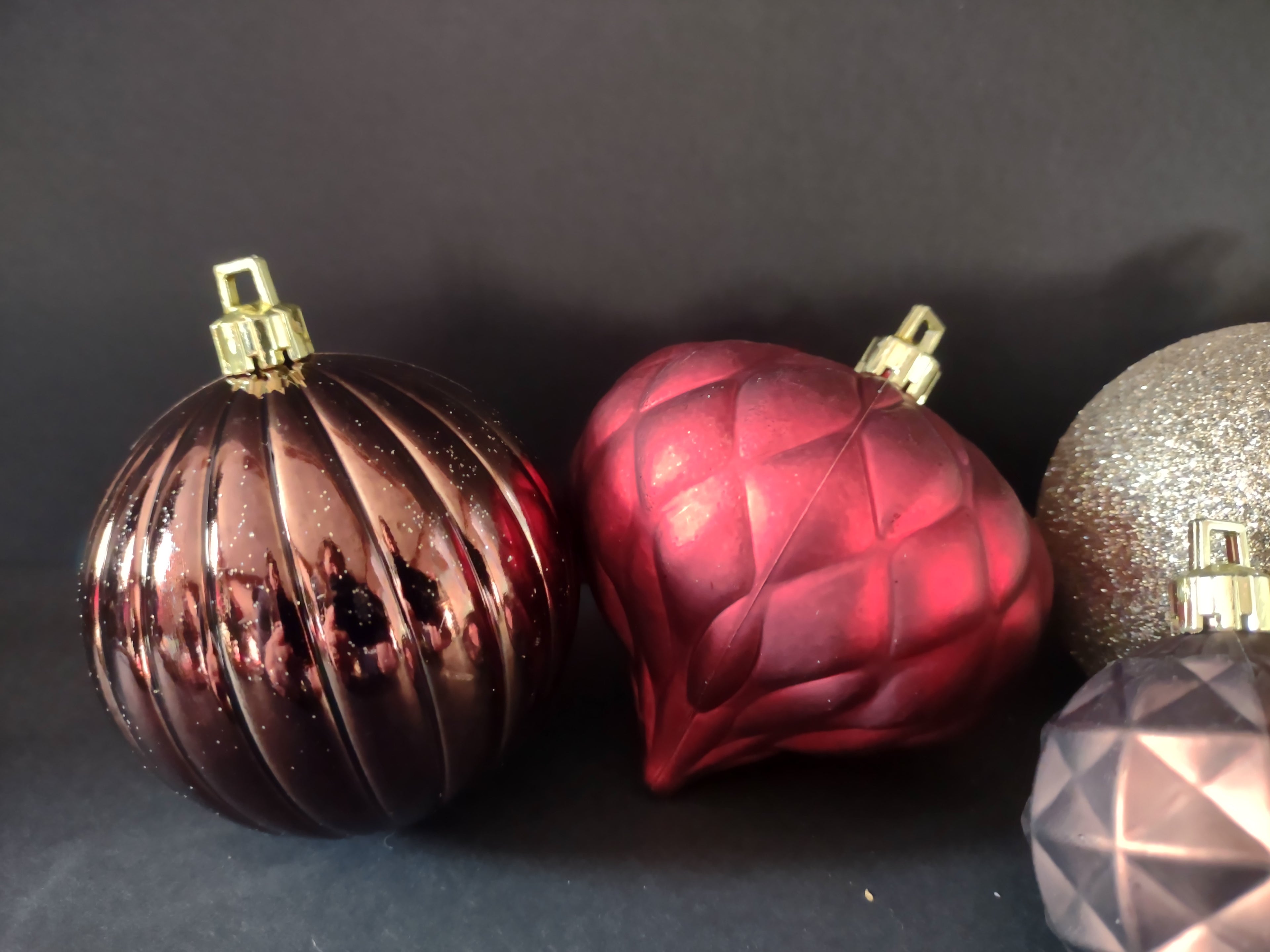 Vintage Shatterproof Plastic Christmas Ornaments Red Brown 48 ct. (lot 1623)