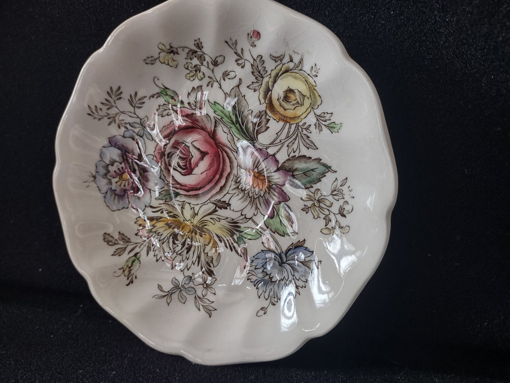 Vintage Johnson Bros Sheraton Ironstone England Saucer (lot 5620)