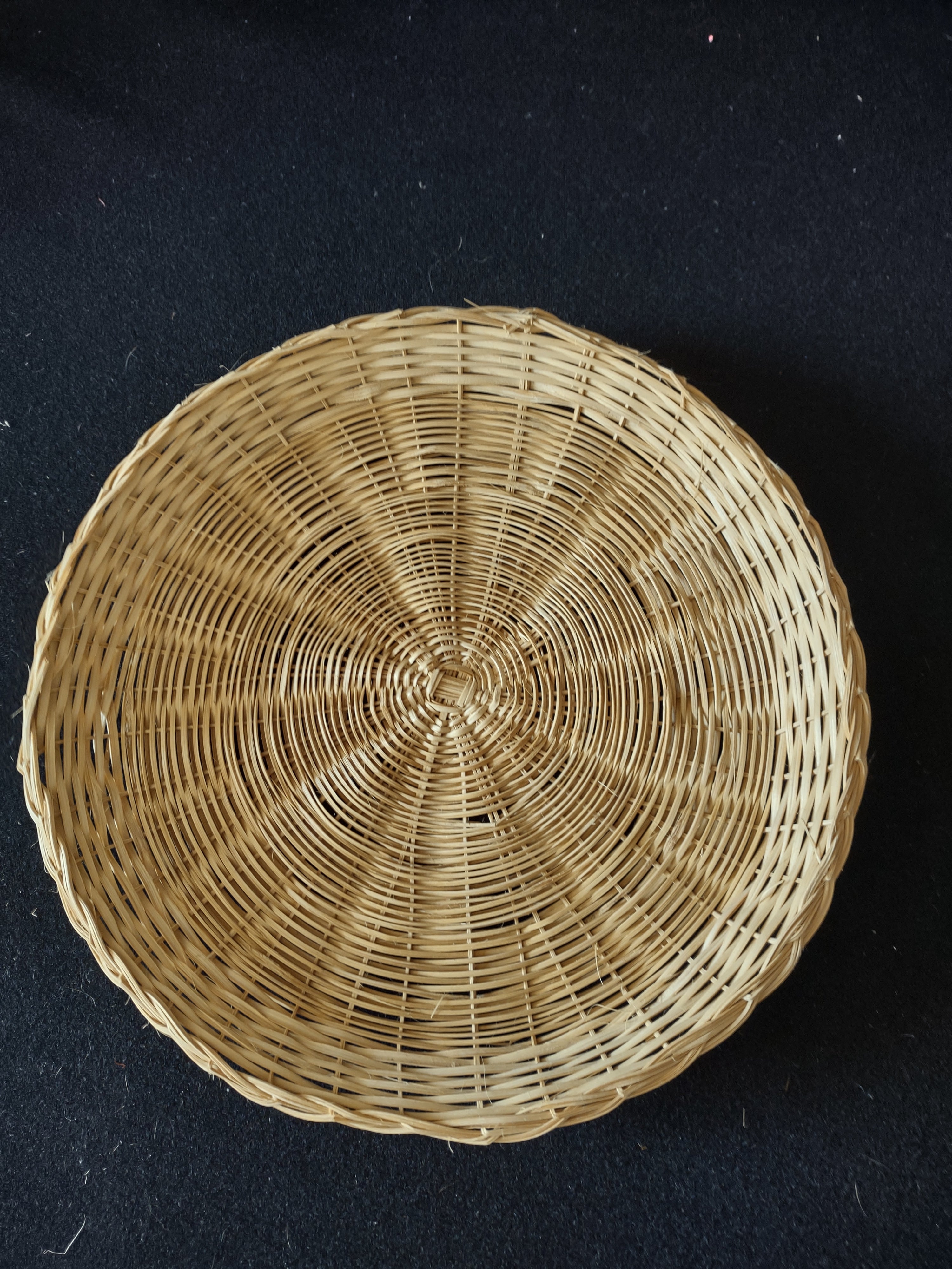 Set 8 Vintage 1960's Woven Wicker Picnic Barbecue Paper Plate Holder (Lot 5121)
