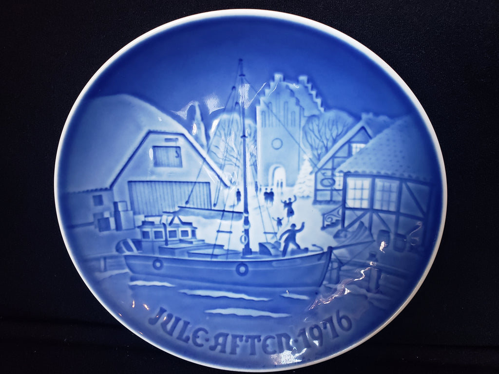 B & G Copenhagen Porcelain Wall Plate Christmas Welcome (lot 2193)