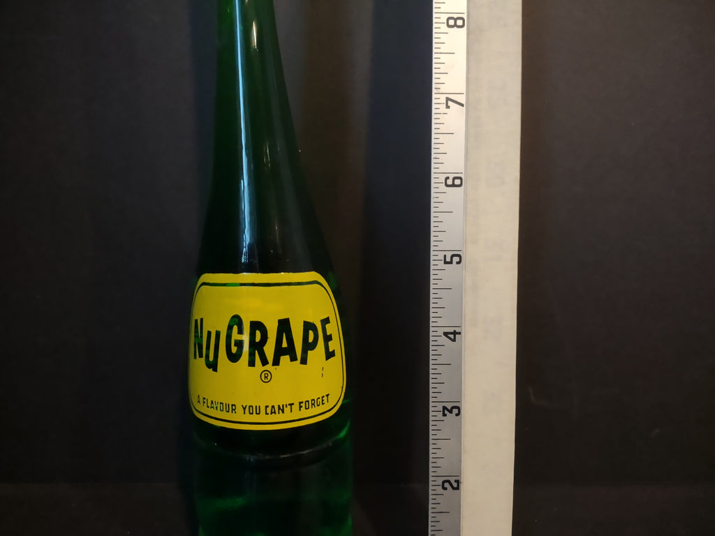 Vintage Collectible Nu Grape Stretched Out Bottle 10 oz fl Green (lot 2554j)