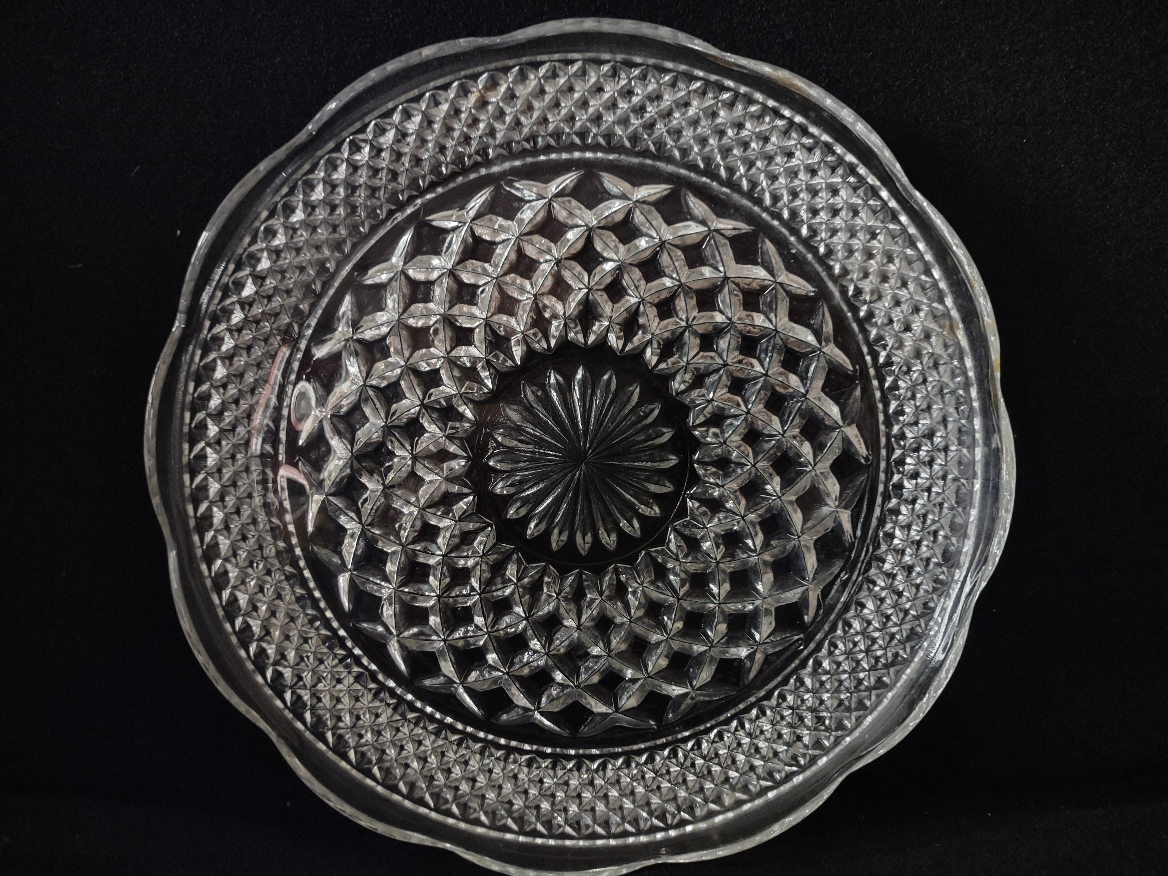 Wexford Anchor Hocking Large Glass Serving Platter Diamond (lot 5149)