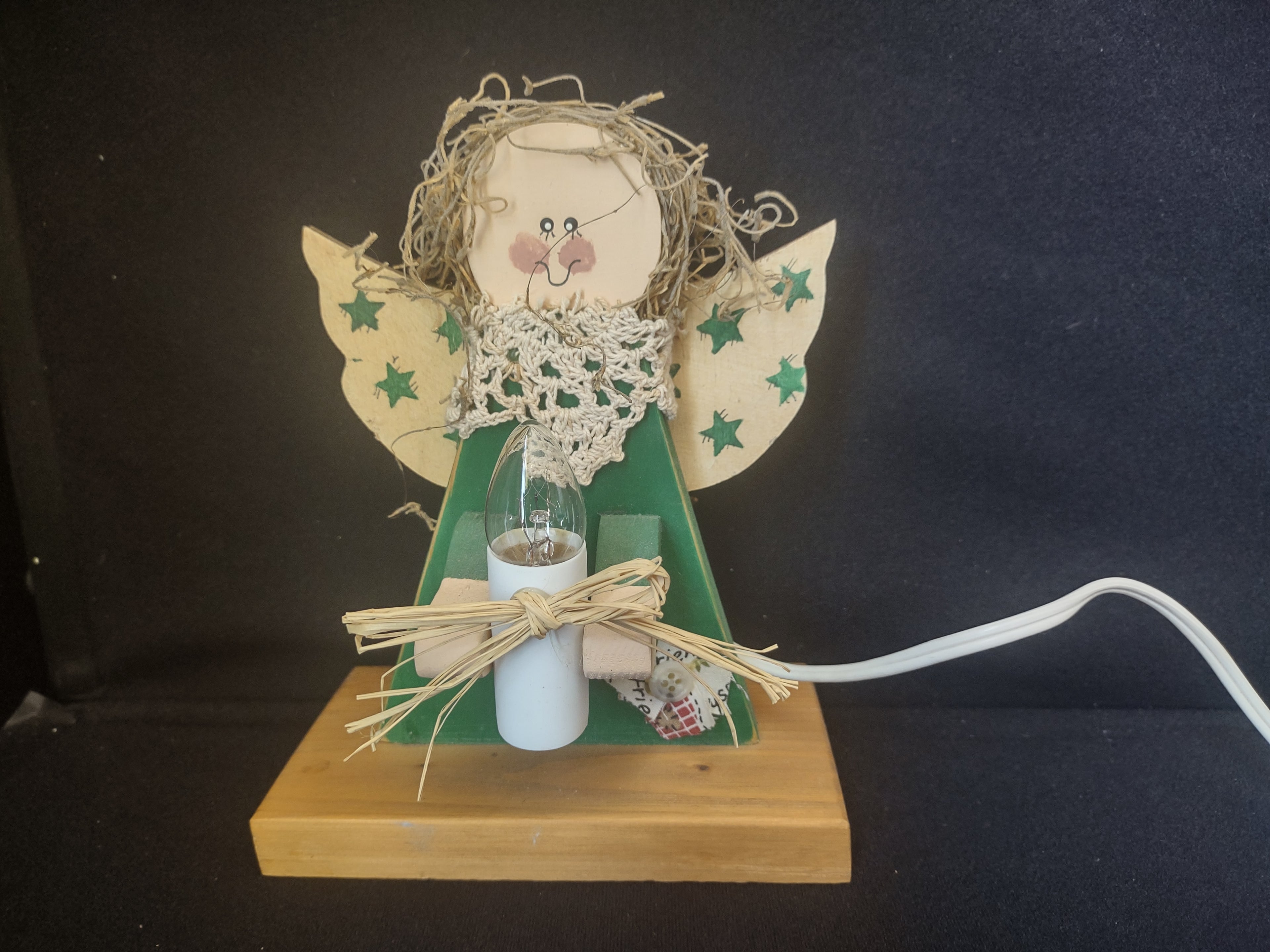 Christmas Vintage Primitive Rustic Cottage Light Up Wooden Angel (lot 1703)