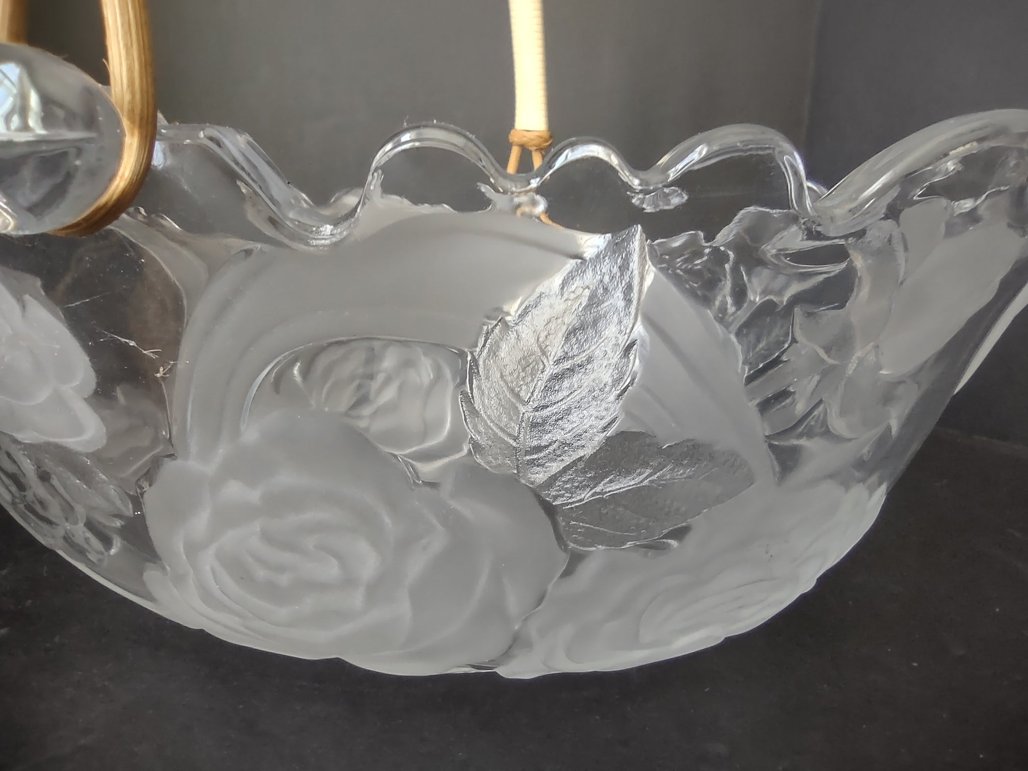 Von Maur Wedding Basket Roses Etched Glass (lot 2663)