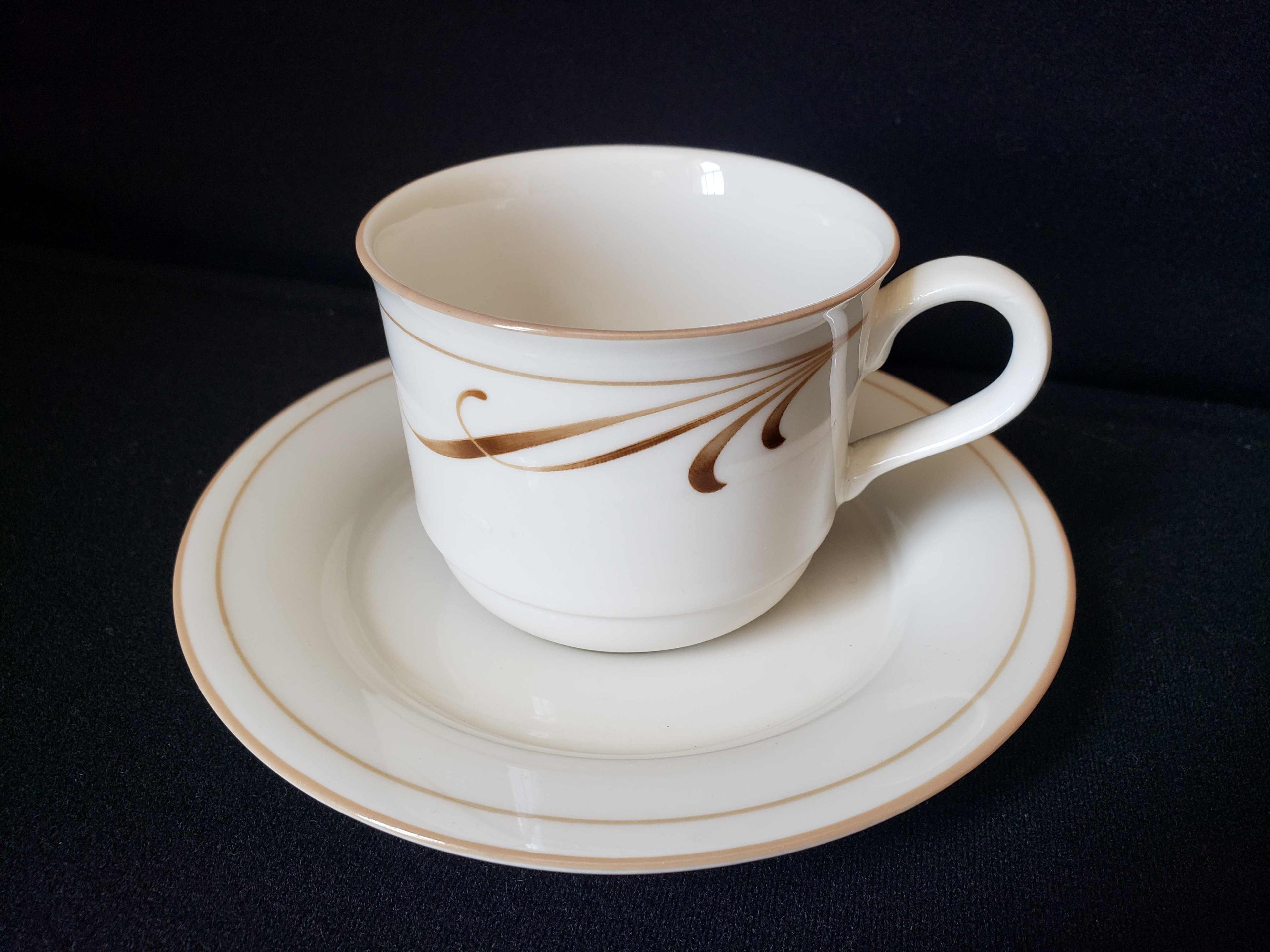Vintage Lenox Beige Brushstrokes Tea Cup with Saucer (lot 1943)