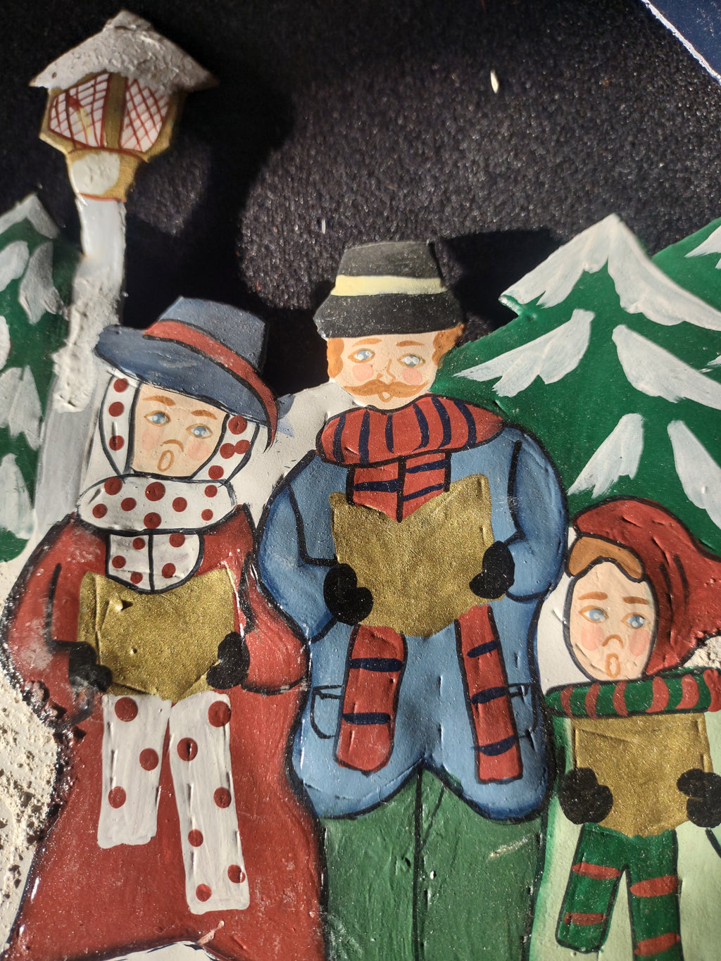 Rustic Christmas Metal Hanging Carolers Church Wooden Greeting 17x15 (Lot 4663)