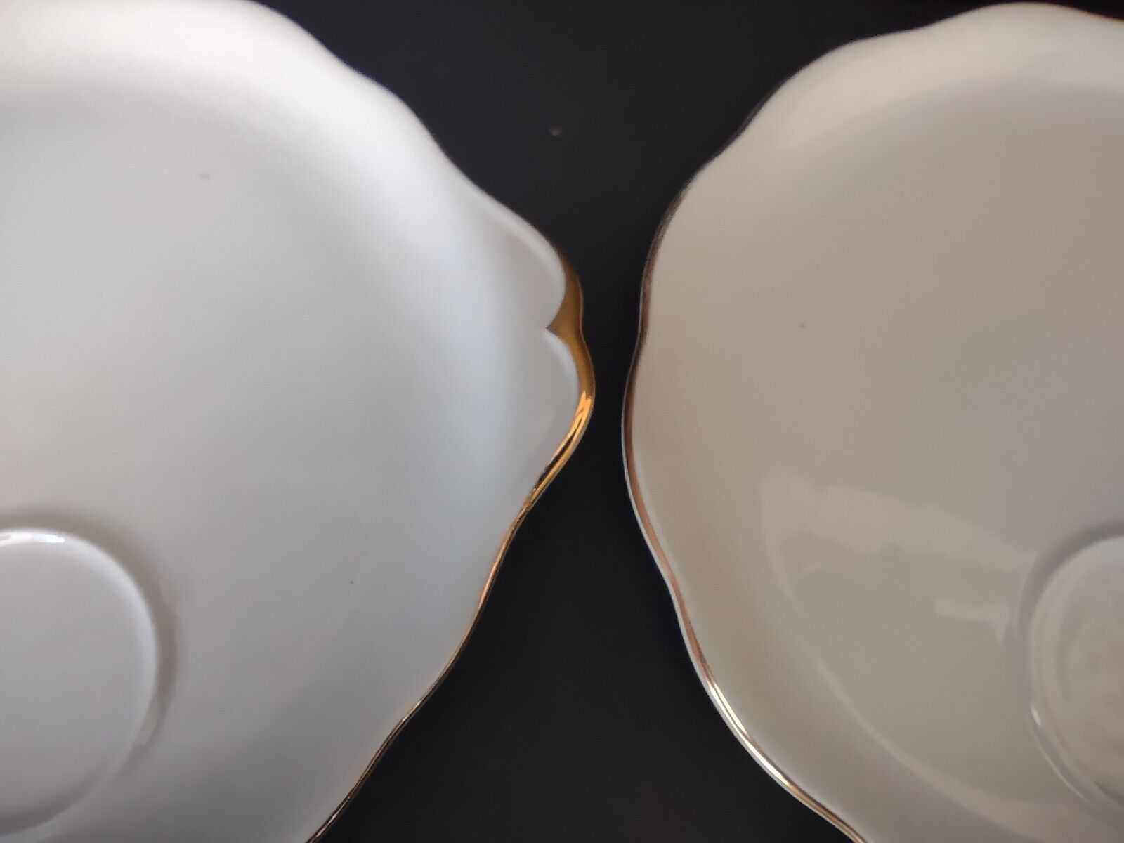 Set of 4 Royal Albert Dessert Plate White Gold Rim (lot 434)