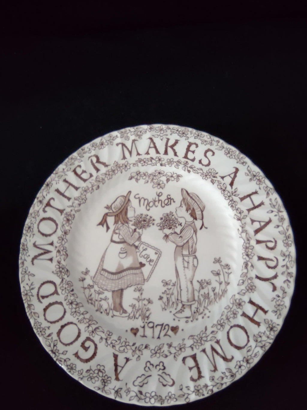 Vintage Royal Crownford Mother's Day Plate 1972 Good Mother Happy Home (Lot 4019