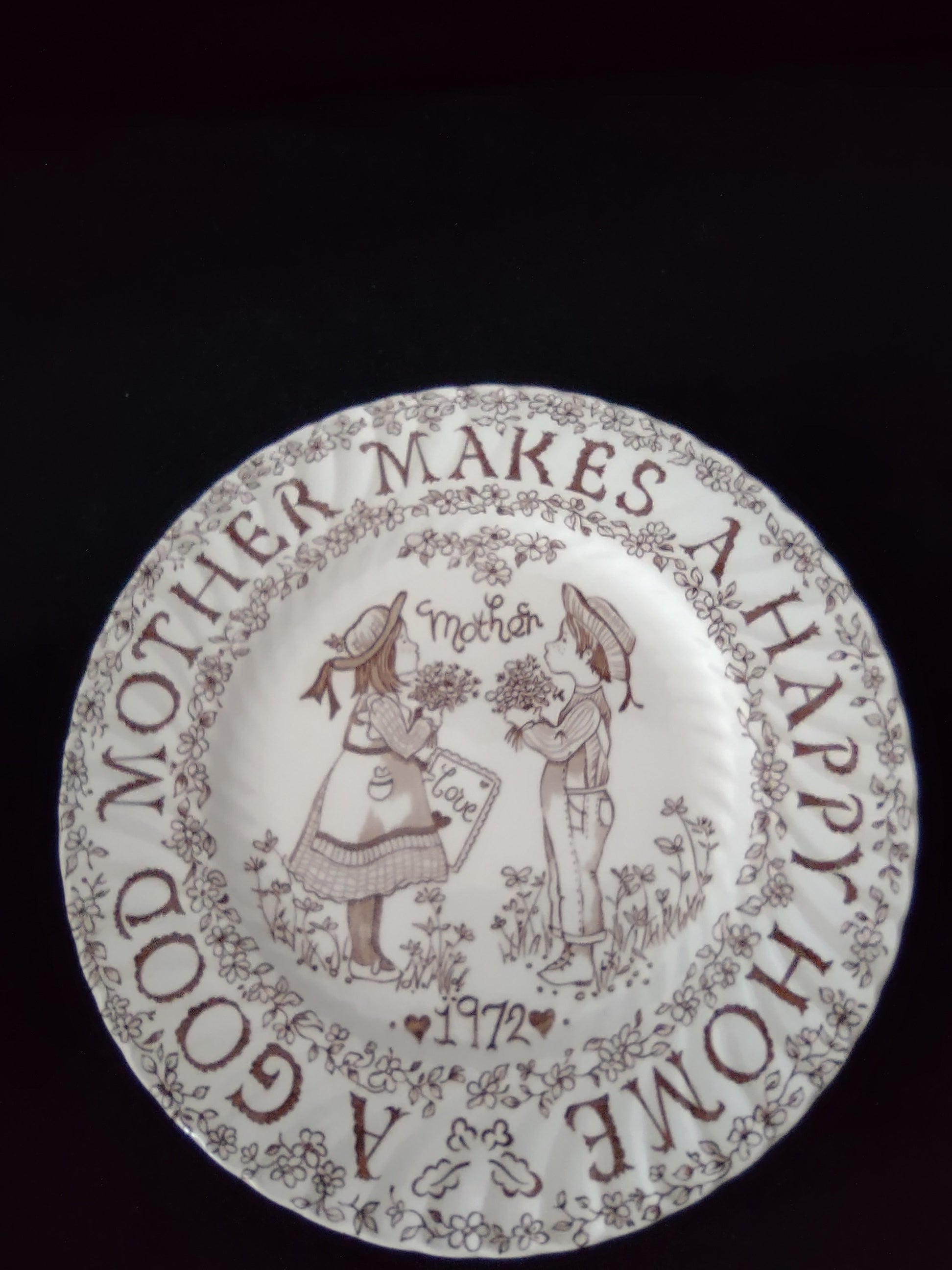 Vintage Royal Crownford Mother's Day Plate 1972 Good Mother Happy Home (Lot 4019
