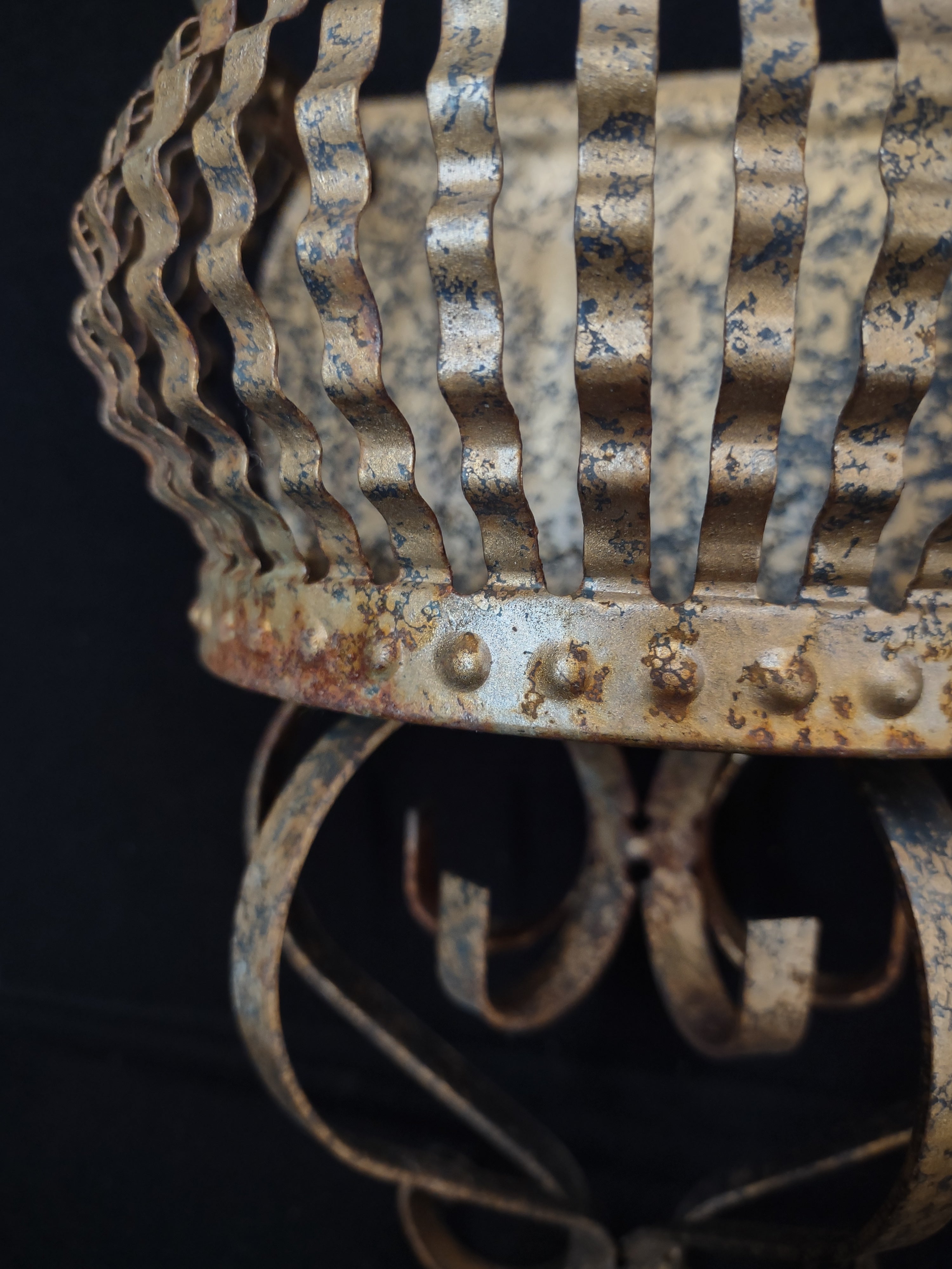 Gold Metal Wall Hanging Pocket Planter Home Interiors x 2 Some RUST (lot 2519c)