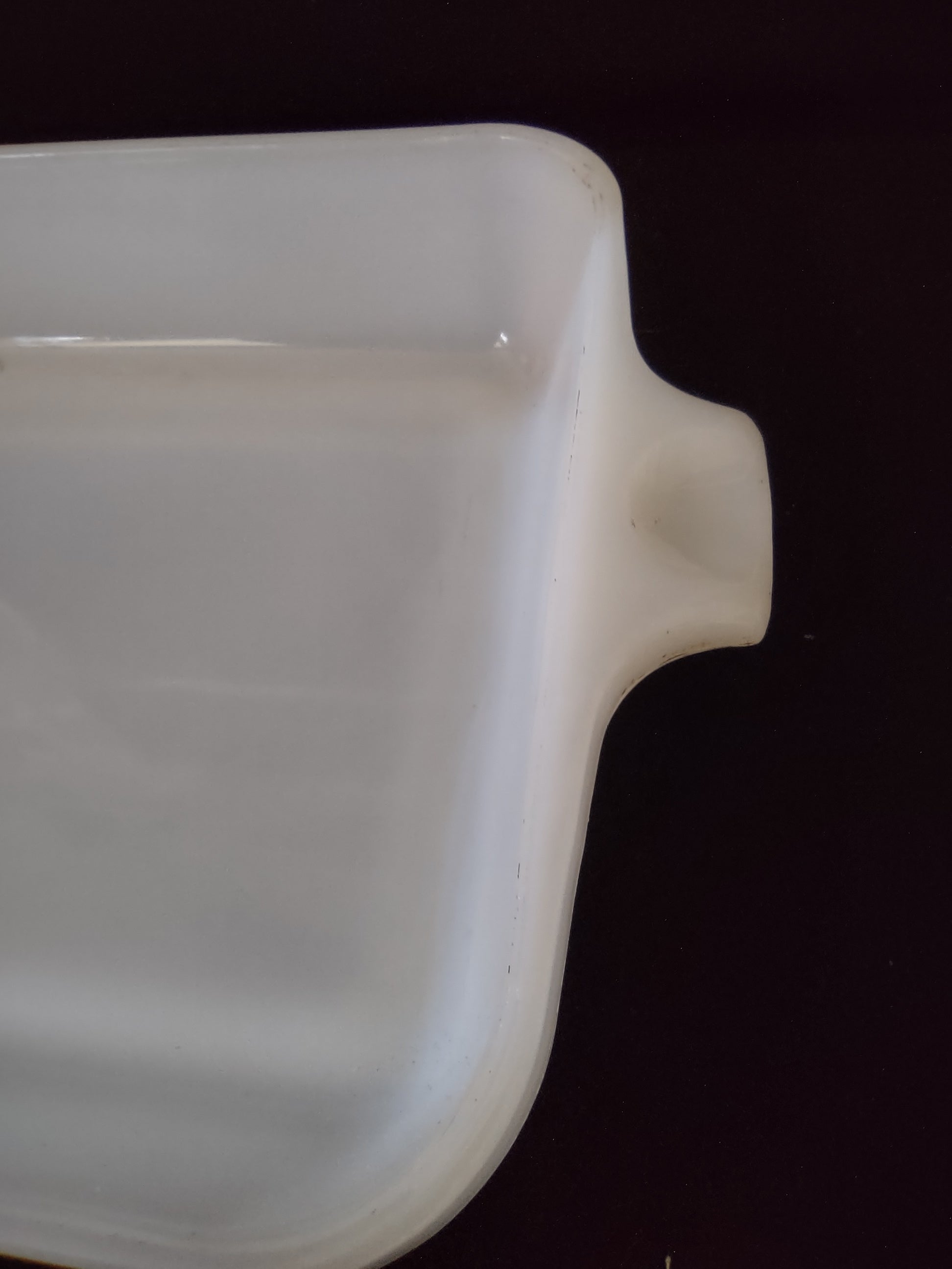 Vintage Glasbake Milk Glass 2 1/2 Qt Casserole Dish Handles (Lot 5519)