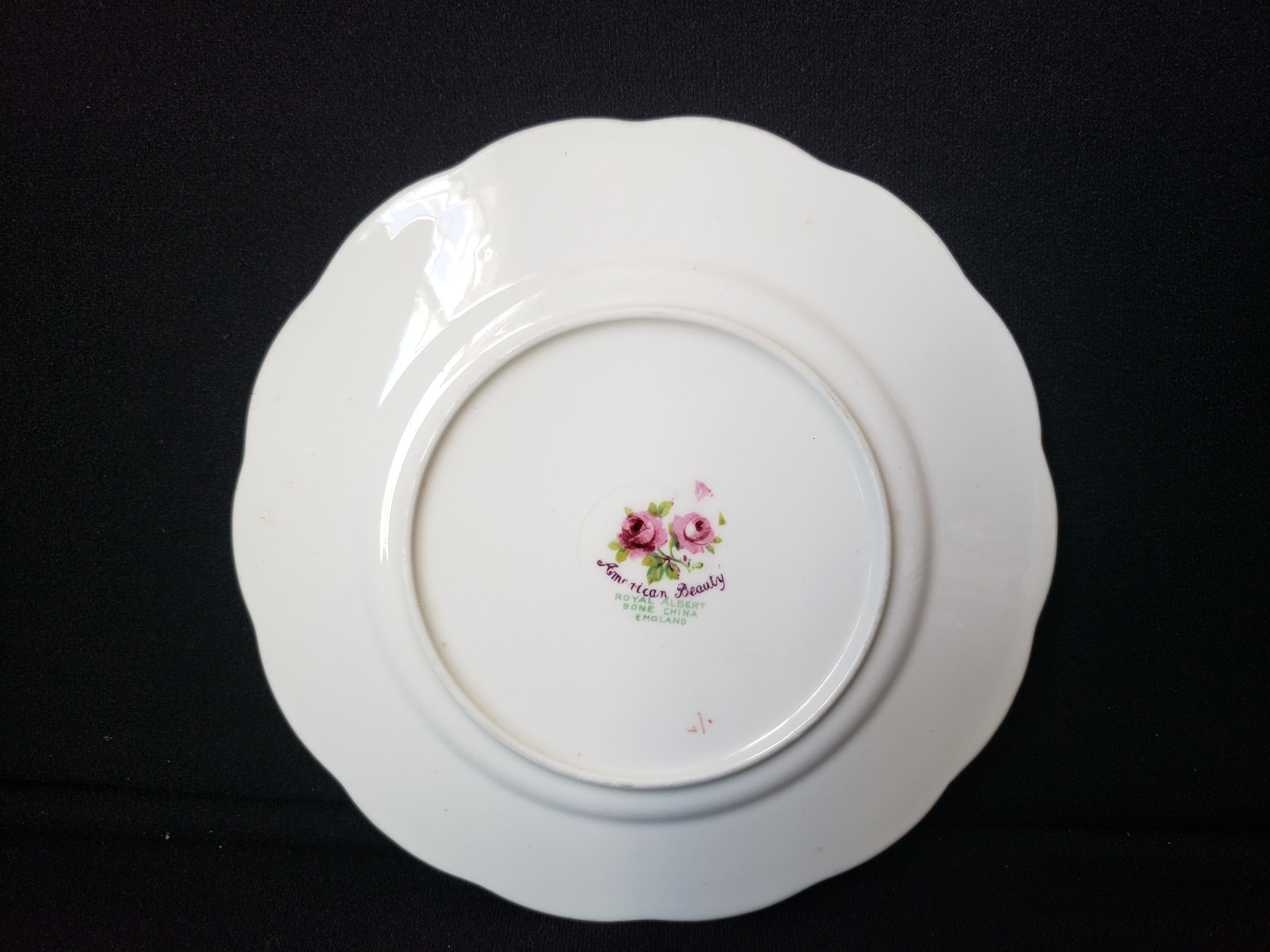 Vintage Royal Albert American Beauty Dessert or Bread Plate 6-1/4" (lot 2047)