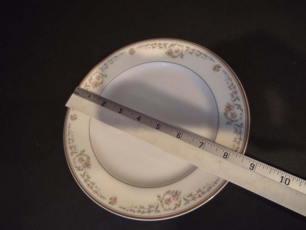 Haviland Limoges French Chic Rose Gold Trim Luncheon/Salad Plate (lot 1088)